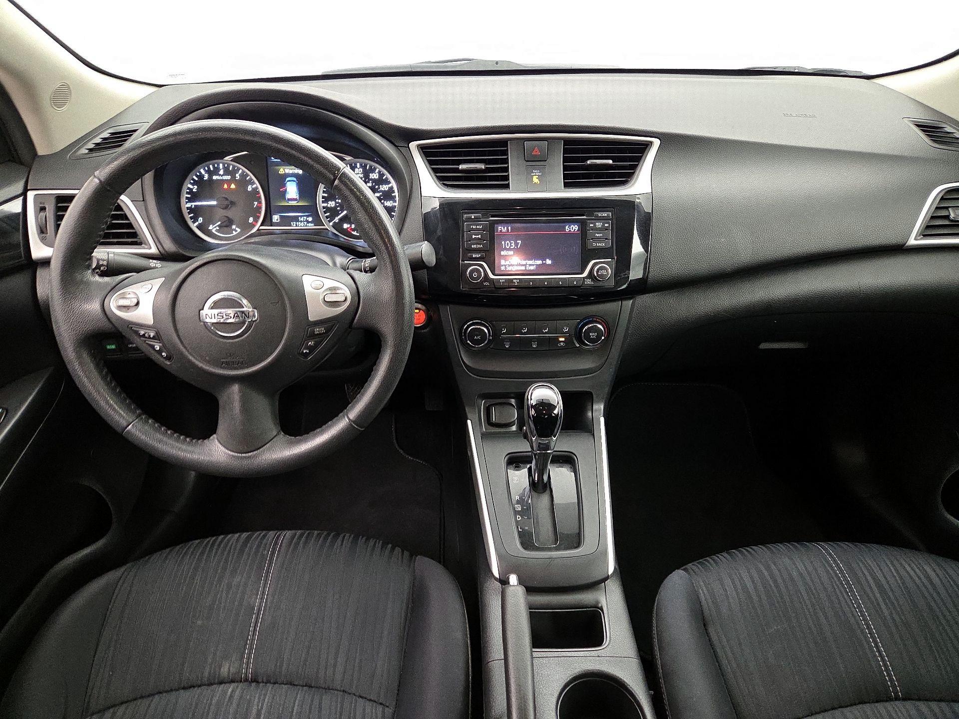 Thumbnail: 2016 Nissan Sentra - 9