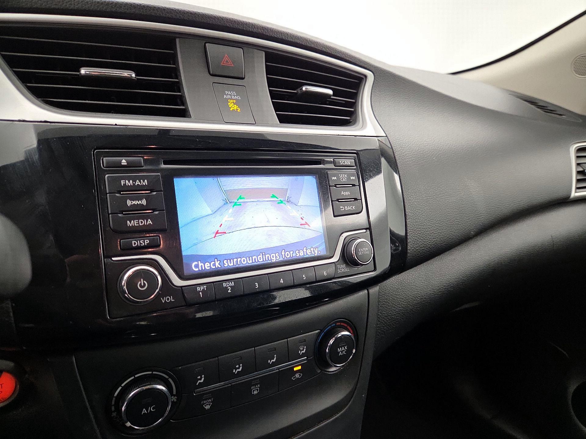 Thumbnail: 2016 Nissan Sentra - 14