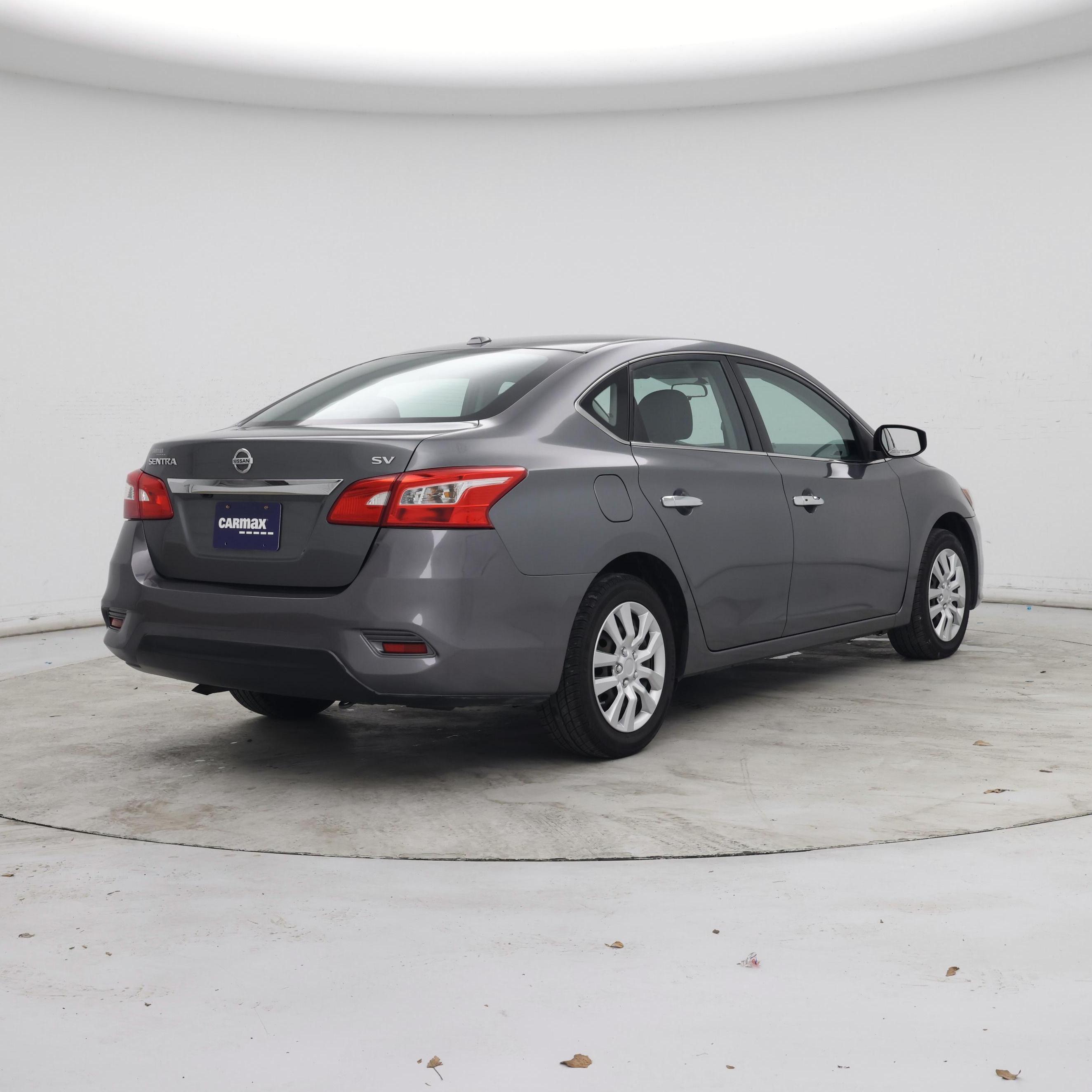 Thumbnail: 2016 Nissan Sentra - 8