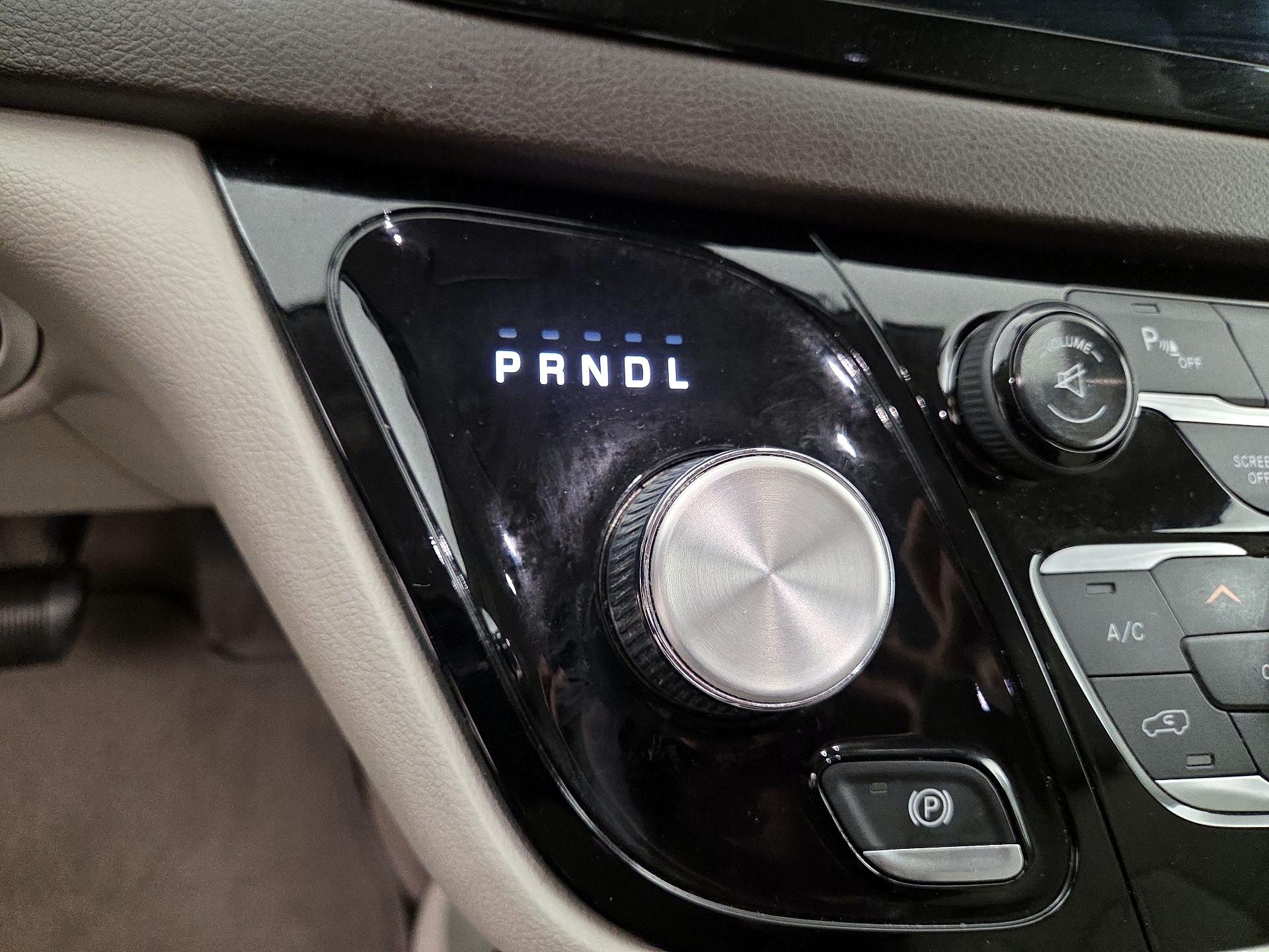 Thumbnail: 2017 Chrysler Pacifica - 17