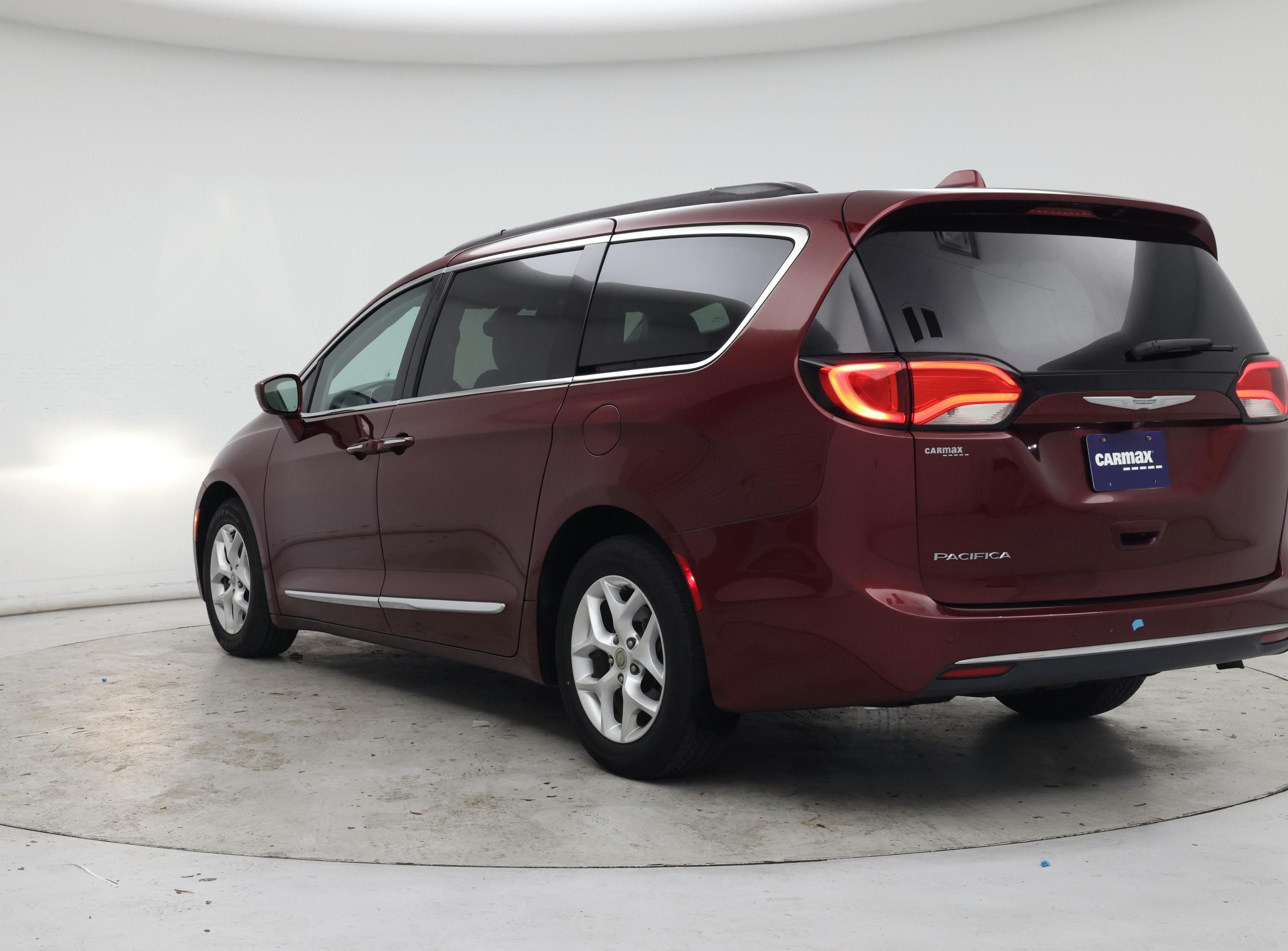 Thumbnail: 2017 Chrysler Pacifica - 2