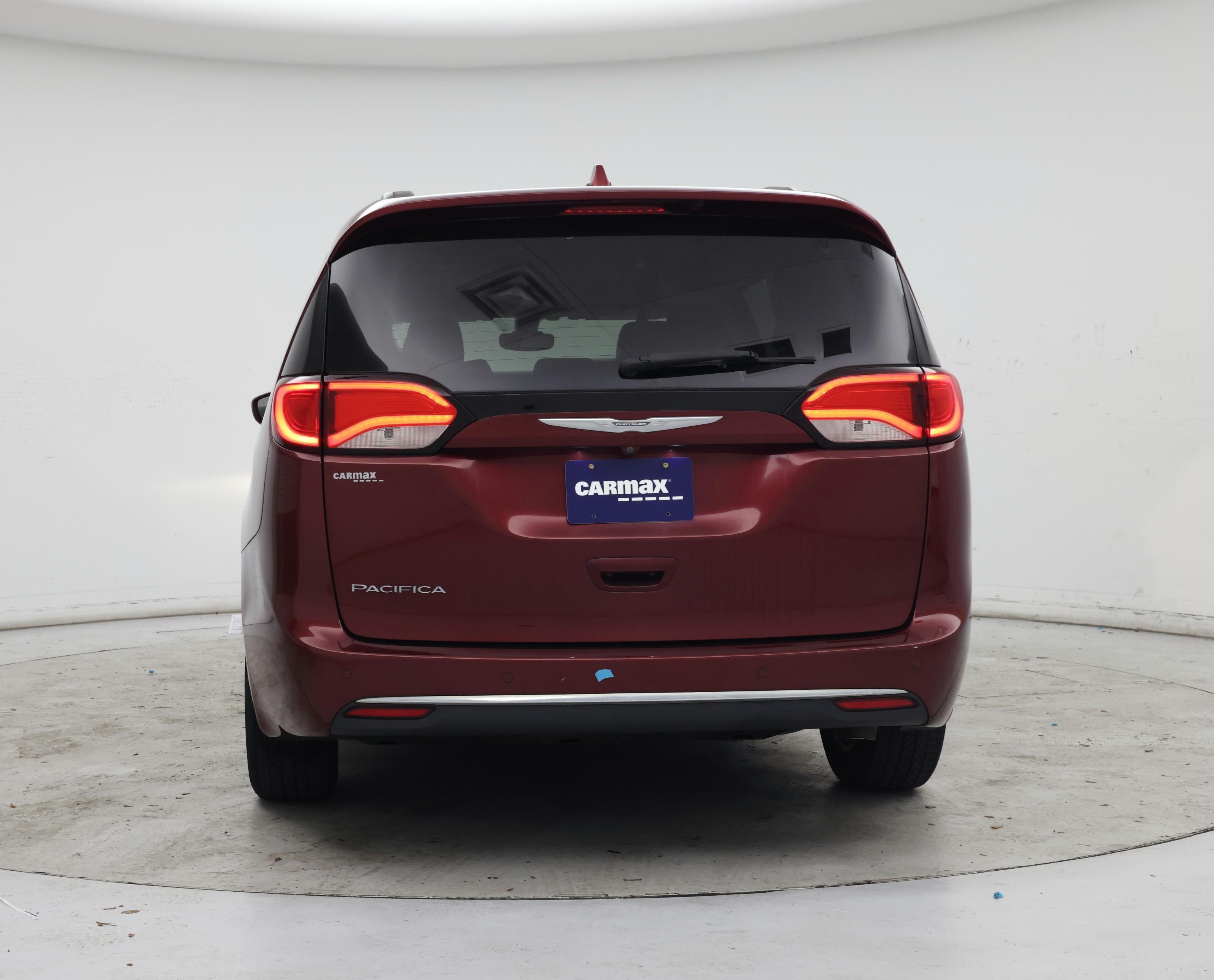 Thumbnail: 2017 Chrysler Pacifica - 6