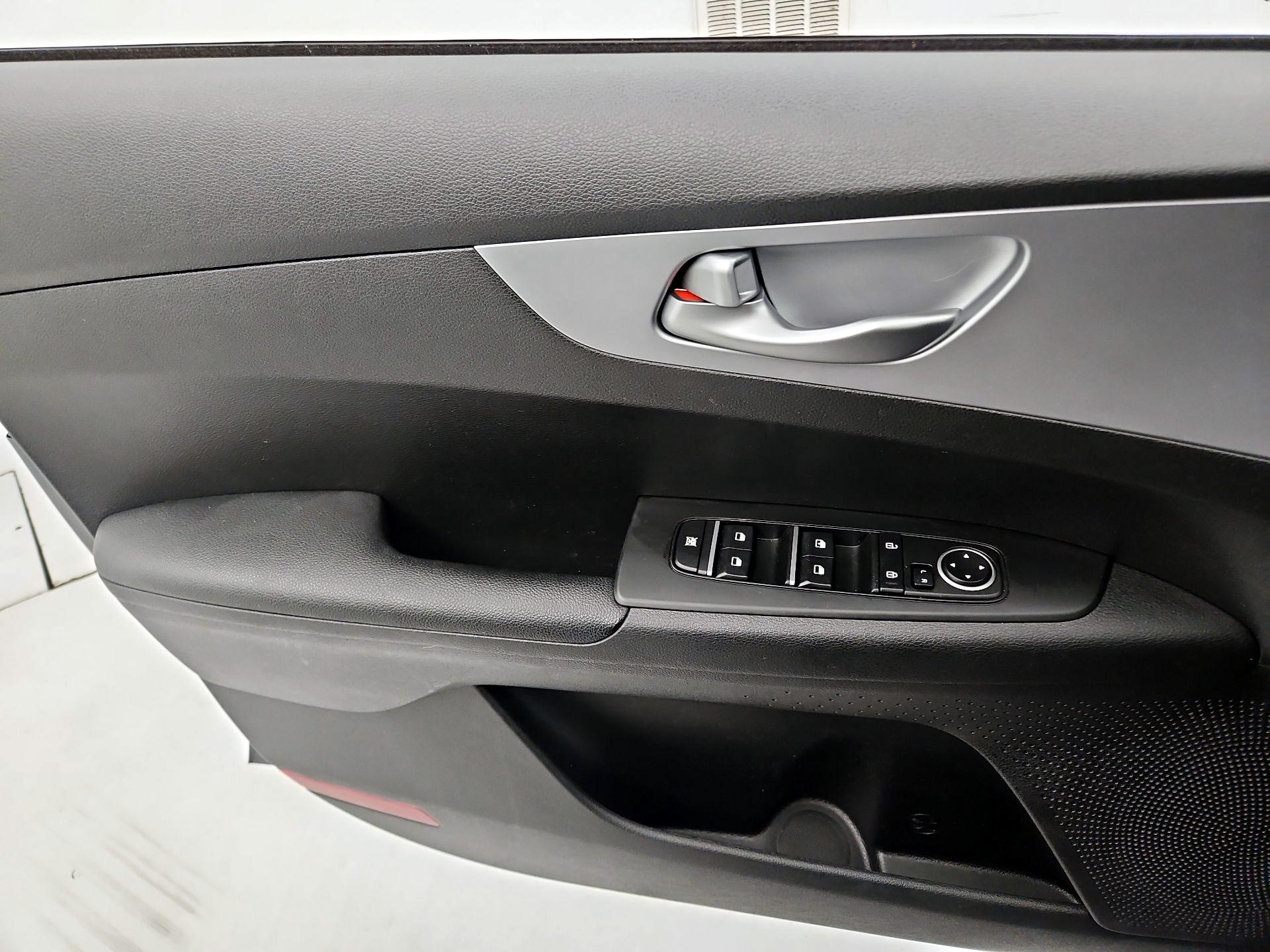 Thumbnail: 2023 Kia Forte - 12