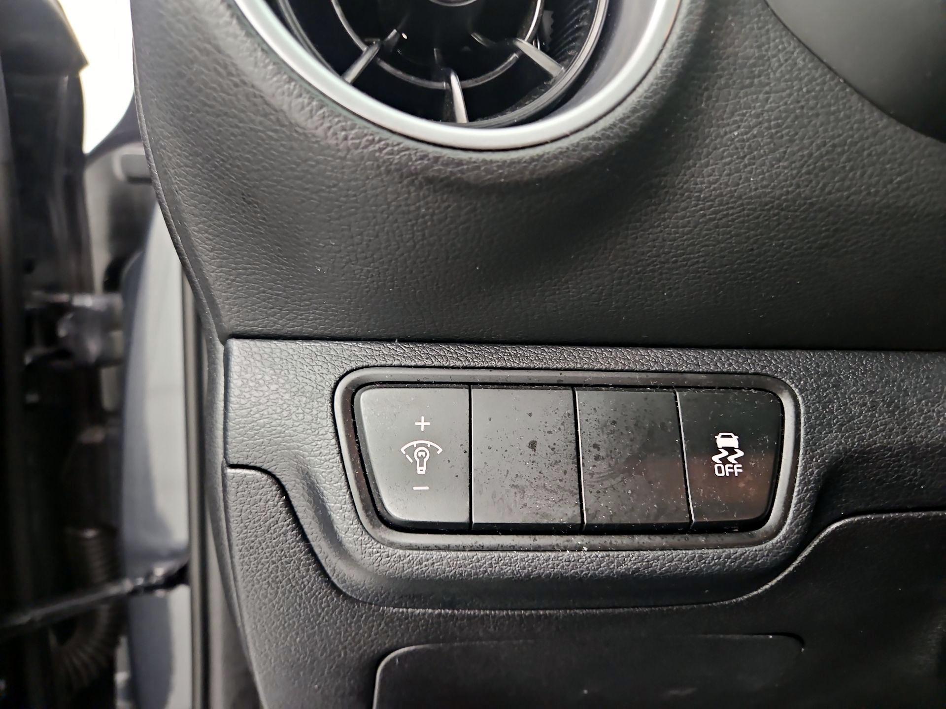 Thumbnail: 2023 Kia Forte - 13