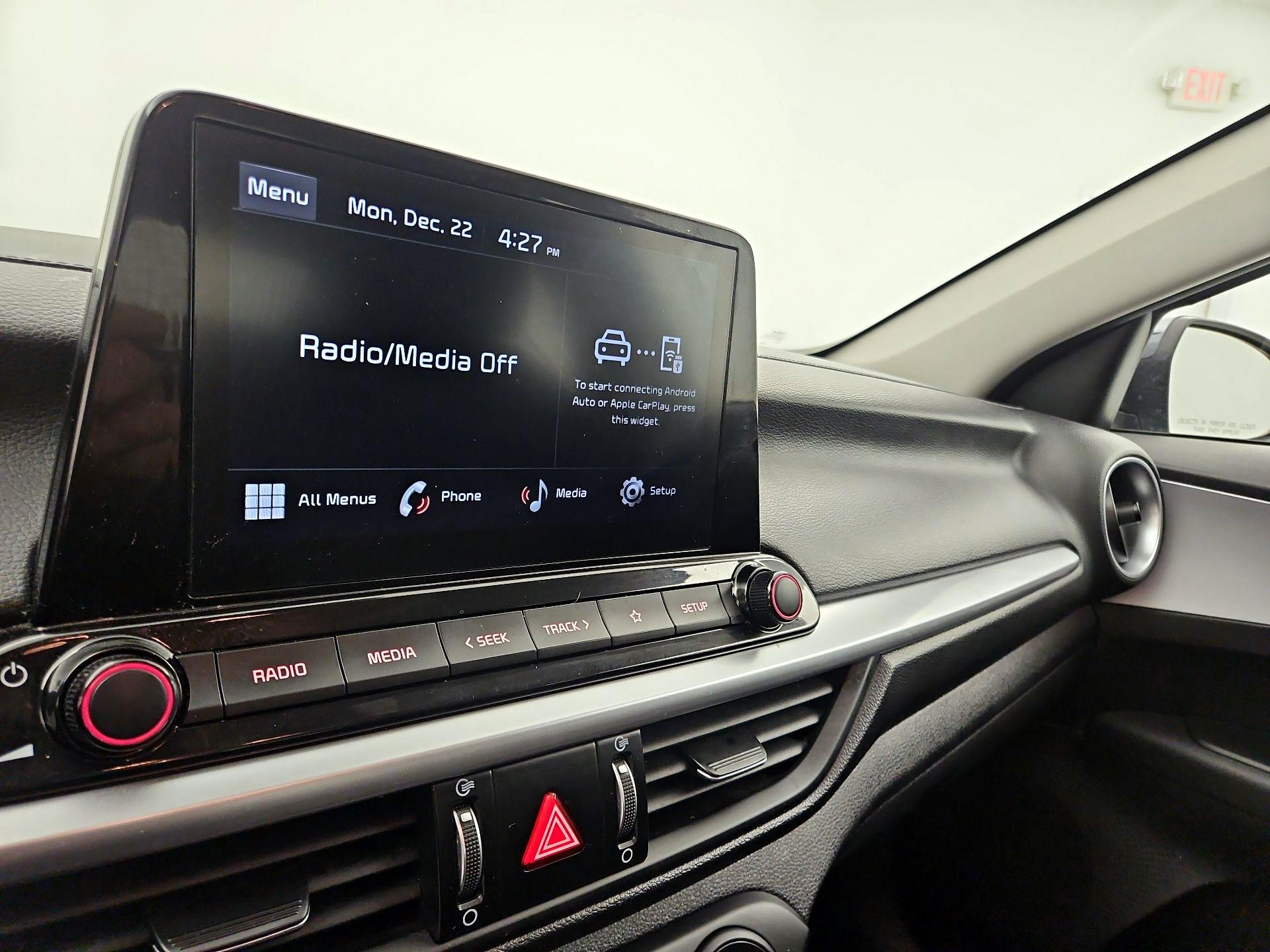 Thumbnail: 2023 Kia Forte - 15