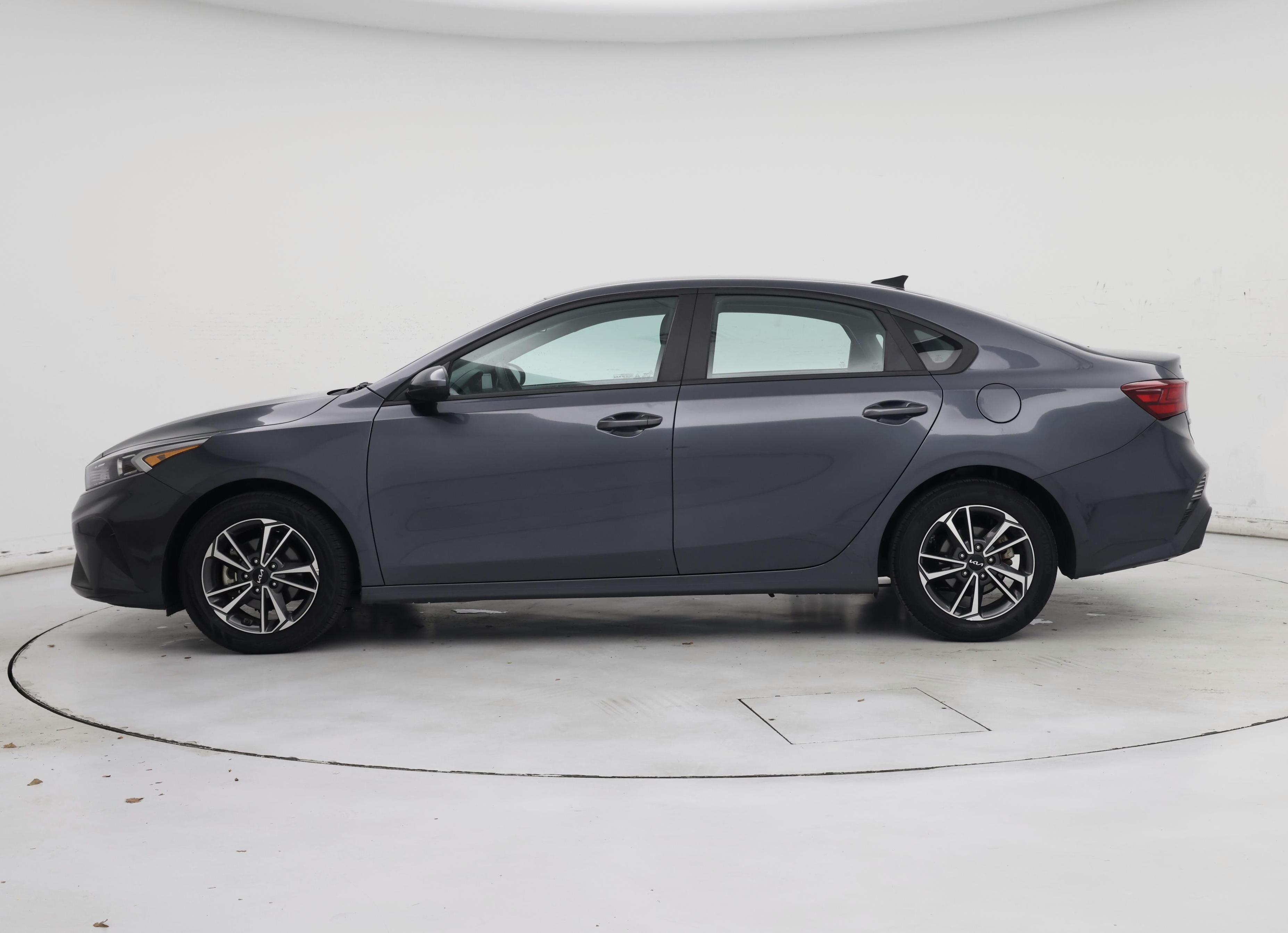 Thumbnail: 2023 Kia Forte - 3