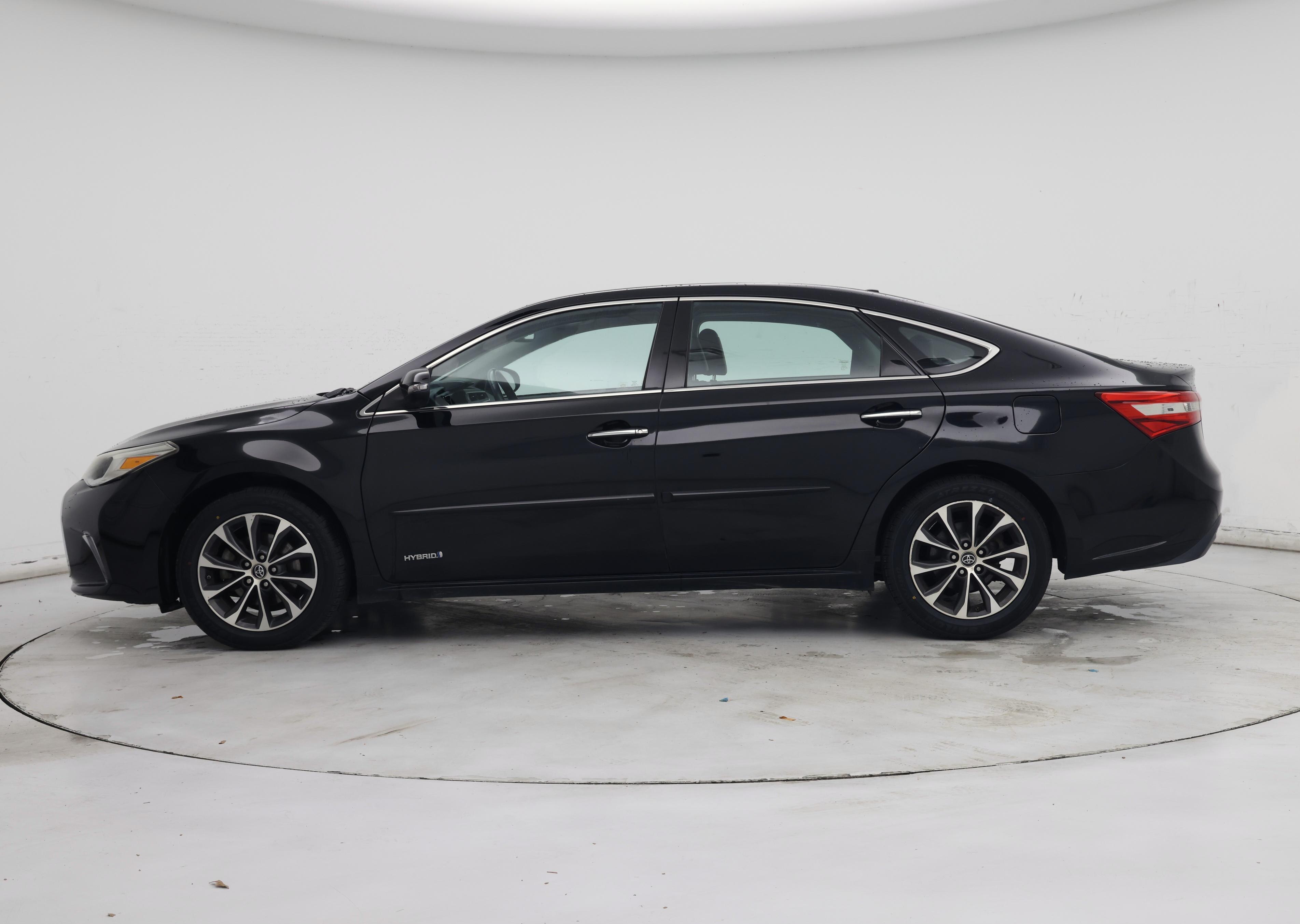 Thumbnail: 2018 Toyota Avalon - 3