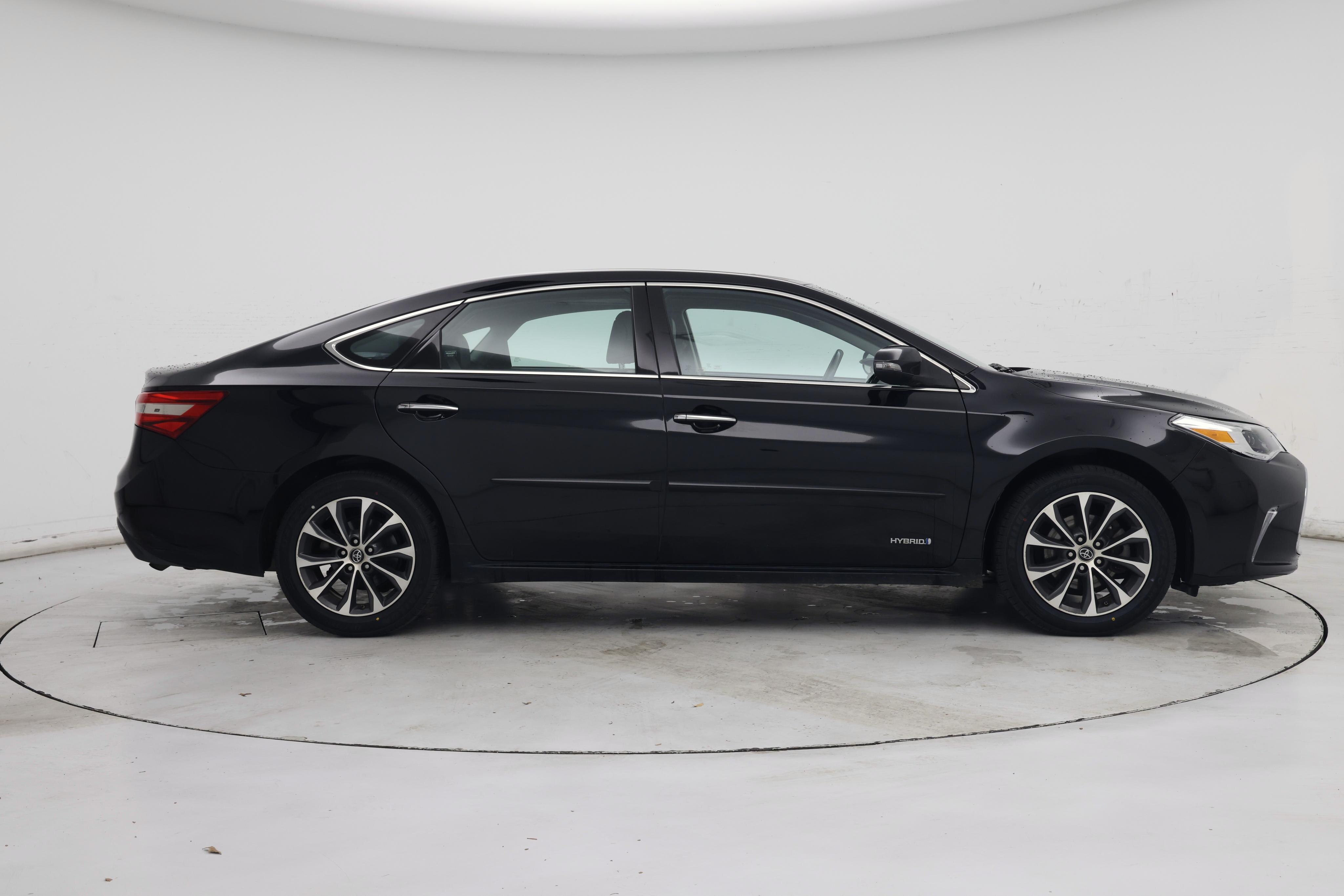 Thumbnail: 2018 Toyota Avalon - 7