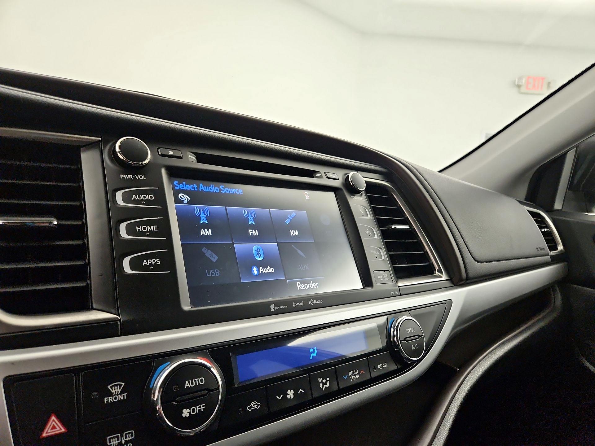 Thumbnail: 2019 Toyota Highlander - 15