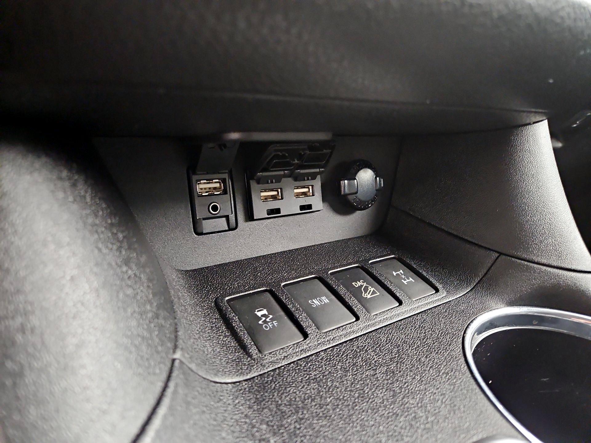 Thumbnail: 2019 Toyota Highlander - 18