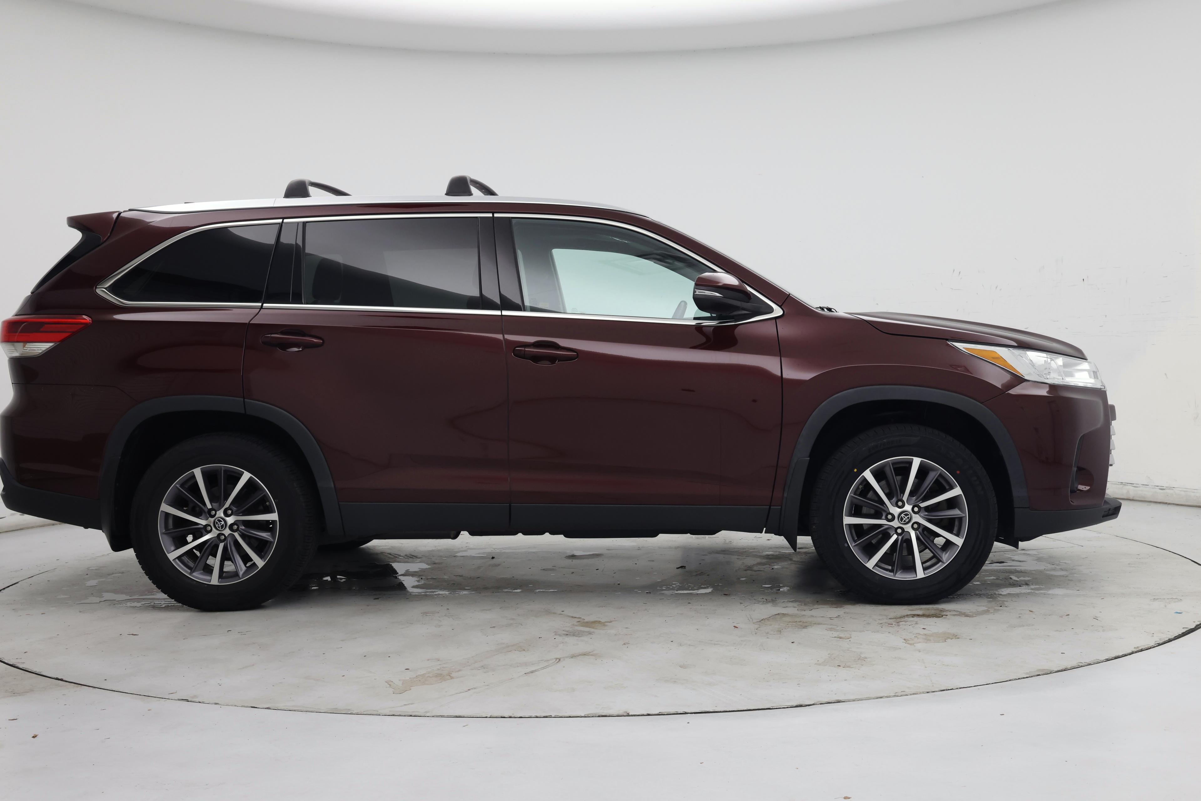 Thumbnail: 2019 Toyota Highlander - 7