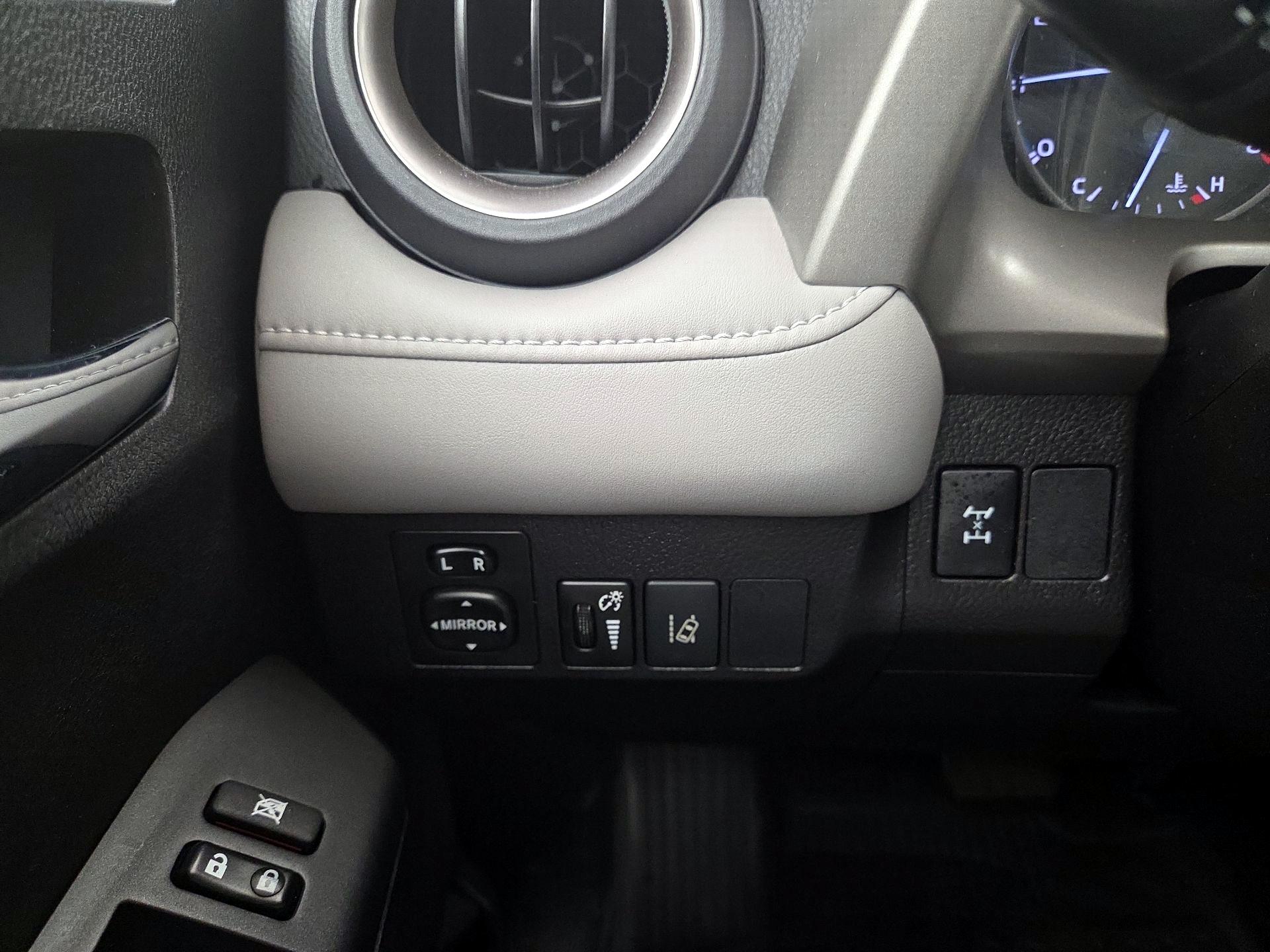 Thumbnail: 2017 Toyota RAV4 - 13