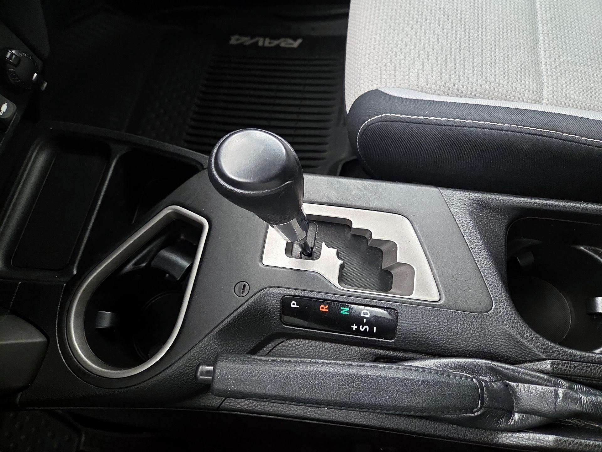 Thumbnail: 2017 Toyota RAV4 - 17