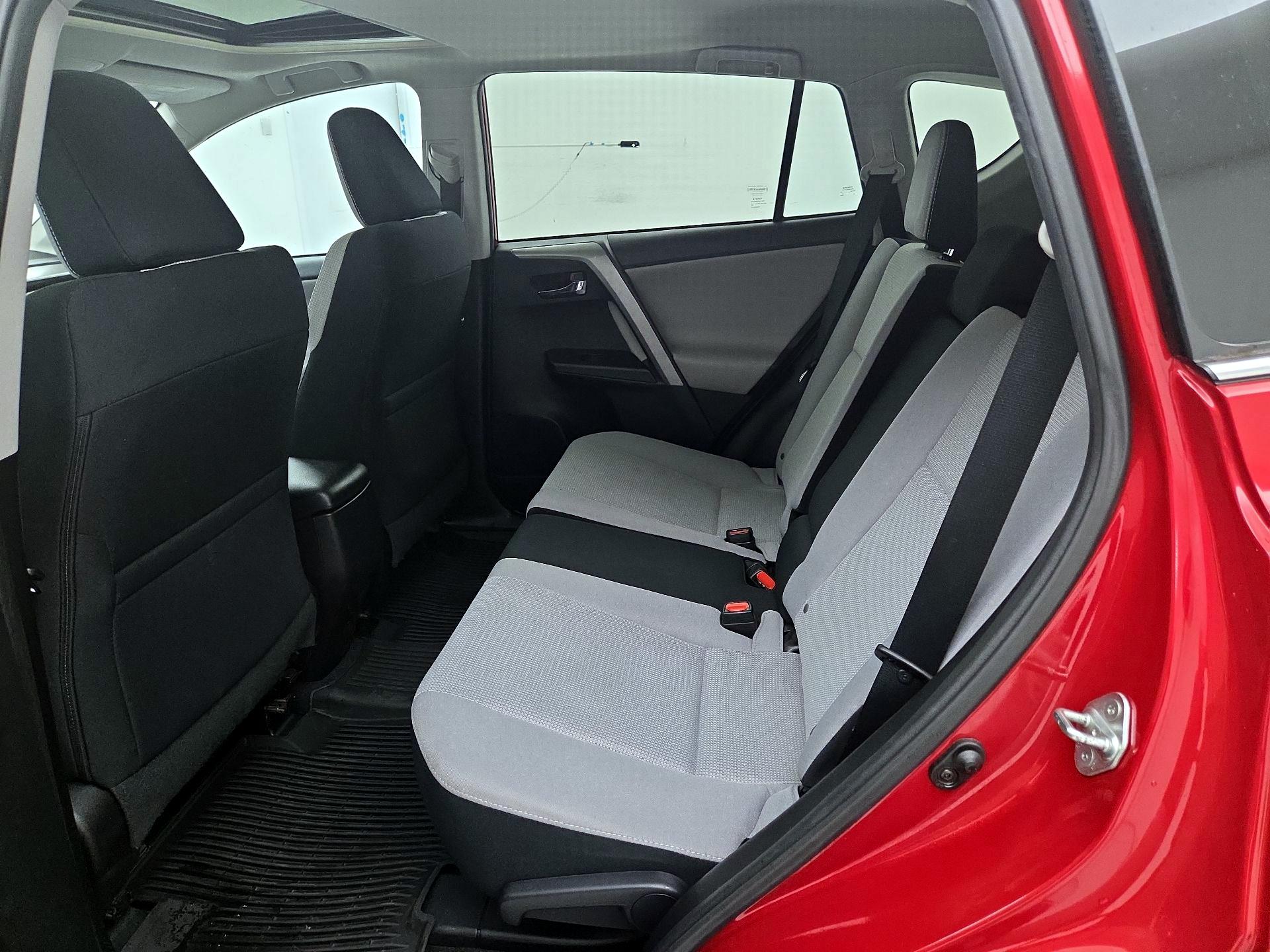 Thumbnail: 2017 Toyota RAV4 - 20