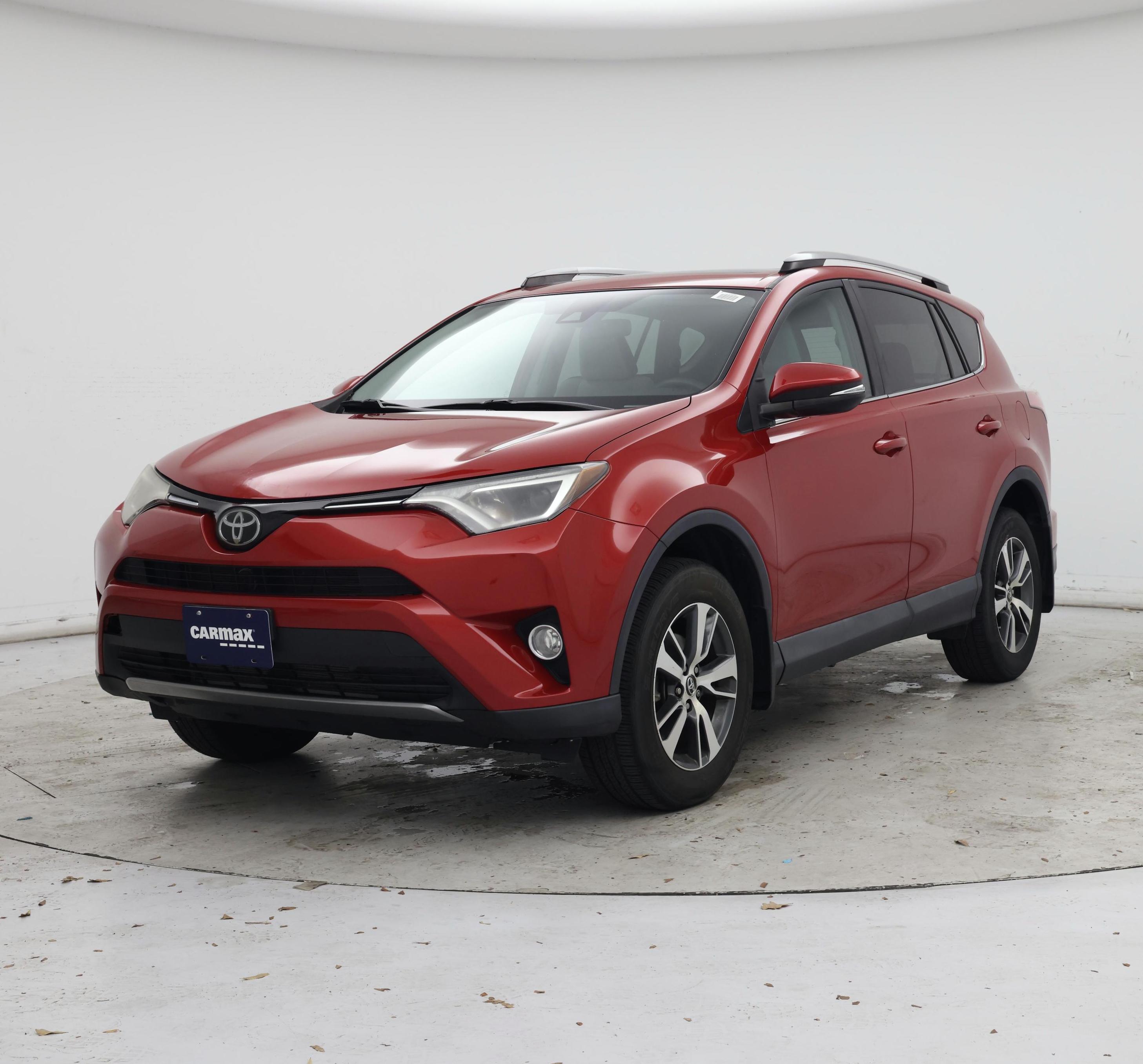 Thumbnail: 2017 Toyota RAV4 - 4