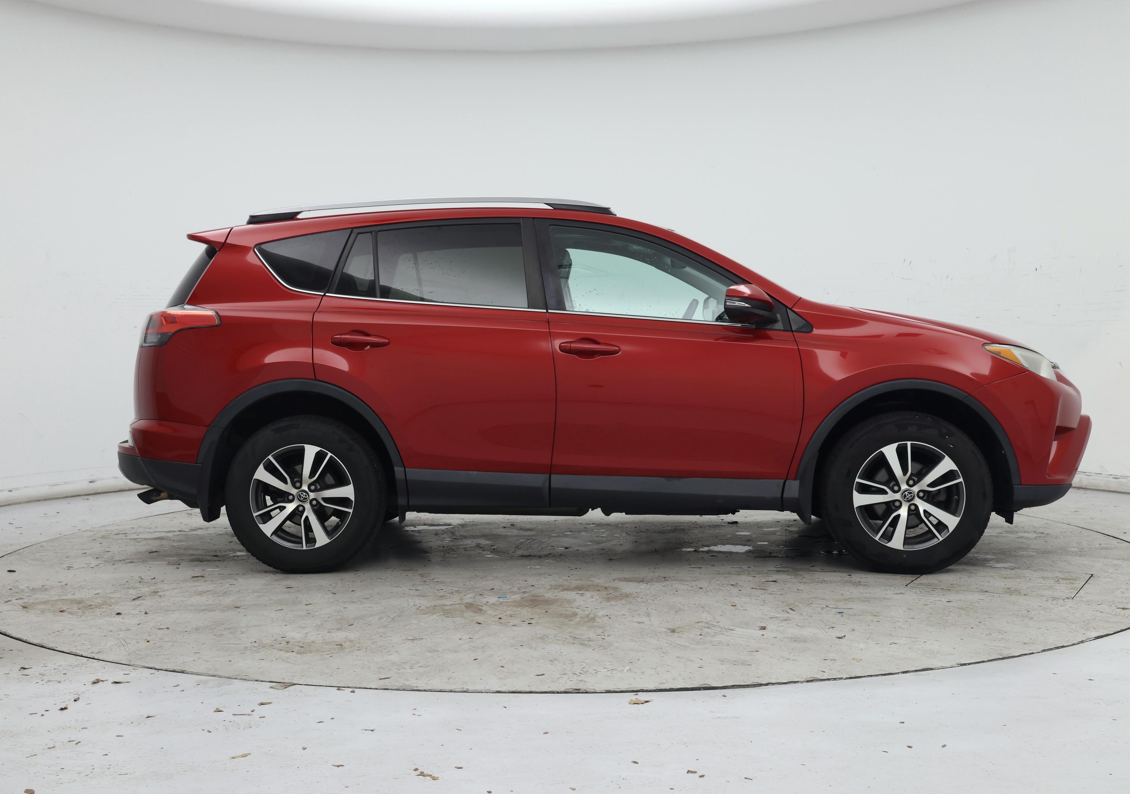 Thumbnail: 2017 Toyota RAV4 - 7