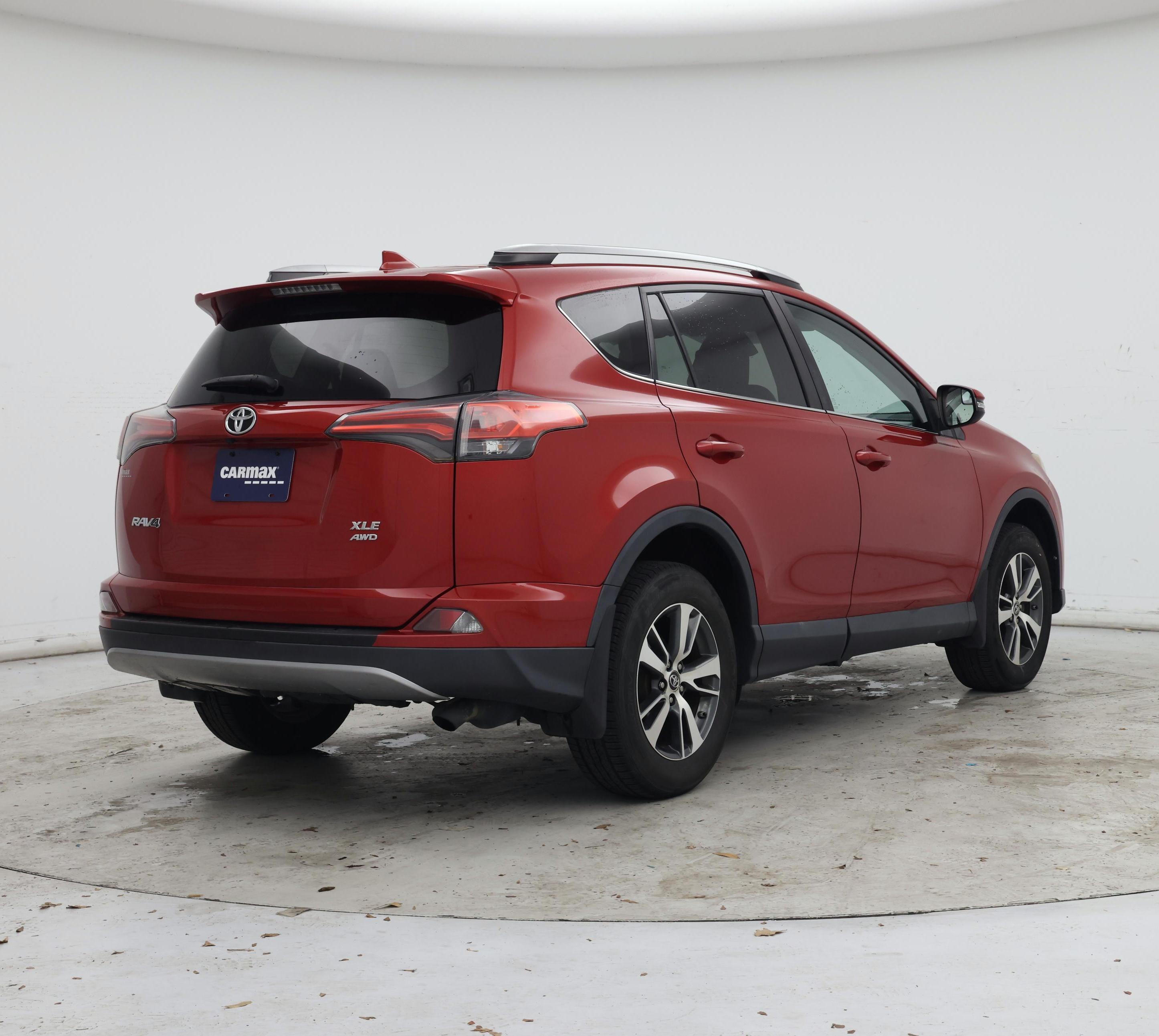 Thumbnail: 2017 Toyota RAV4 - 8