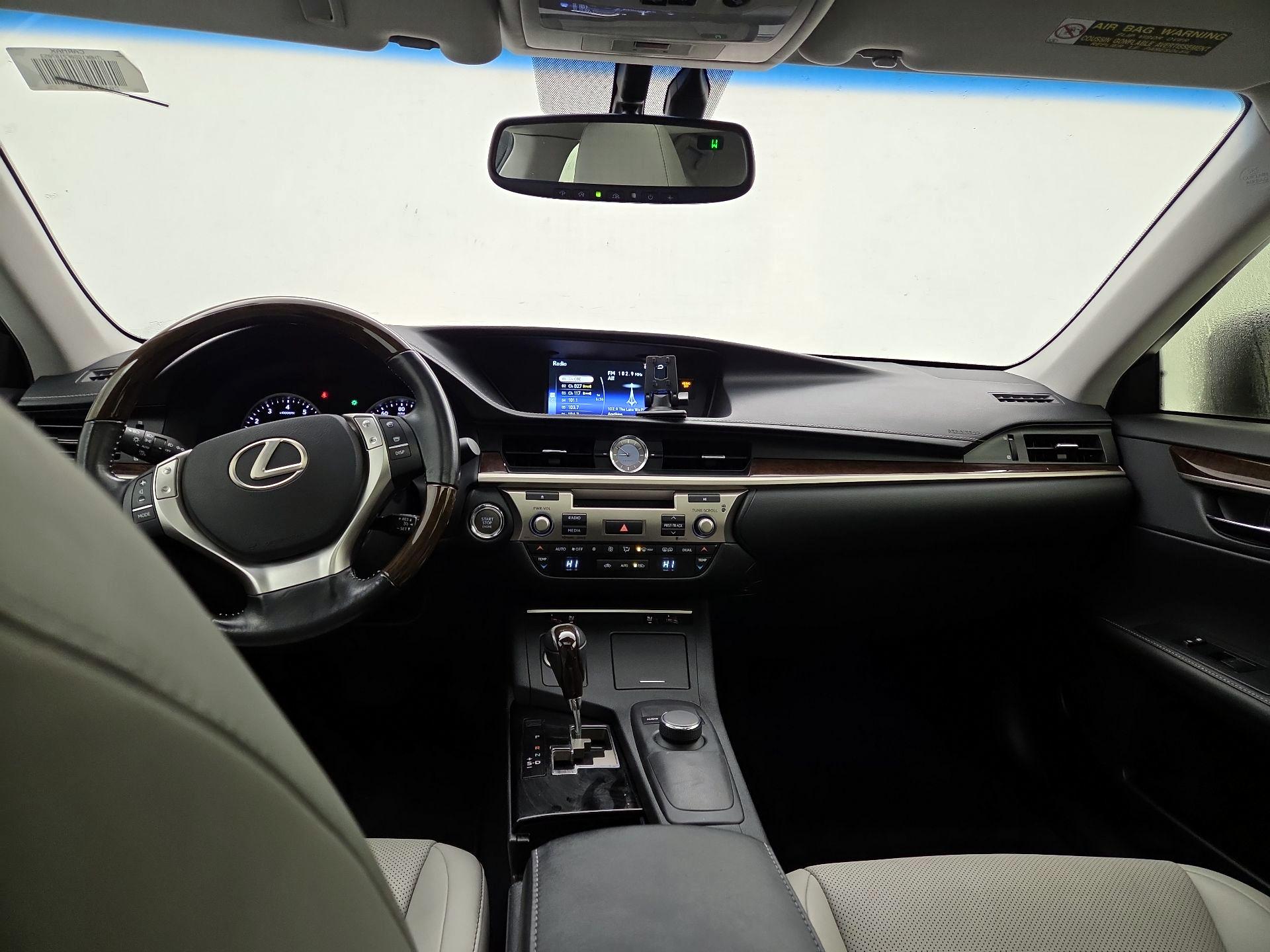 Thumbnail: 2015 Lexus ES - 9