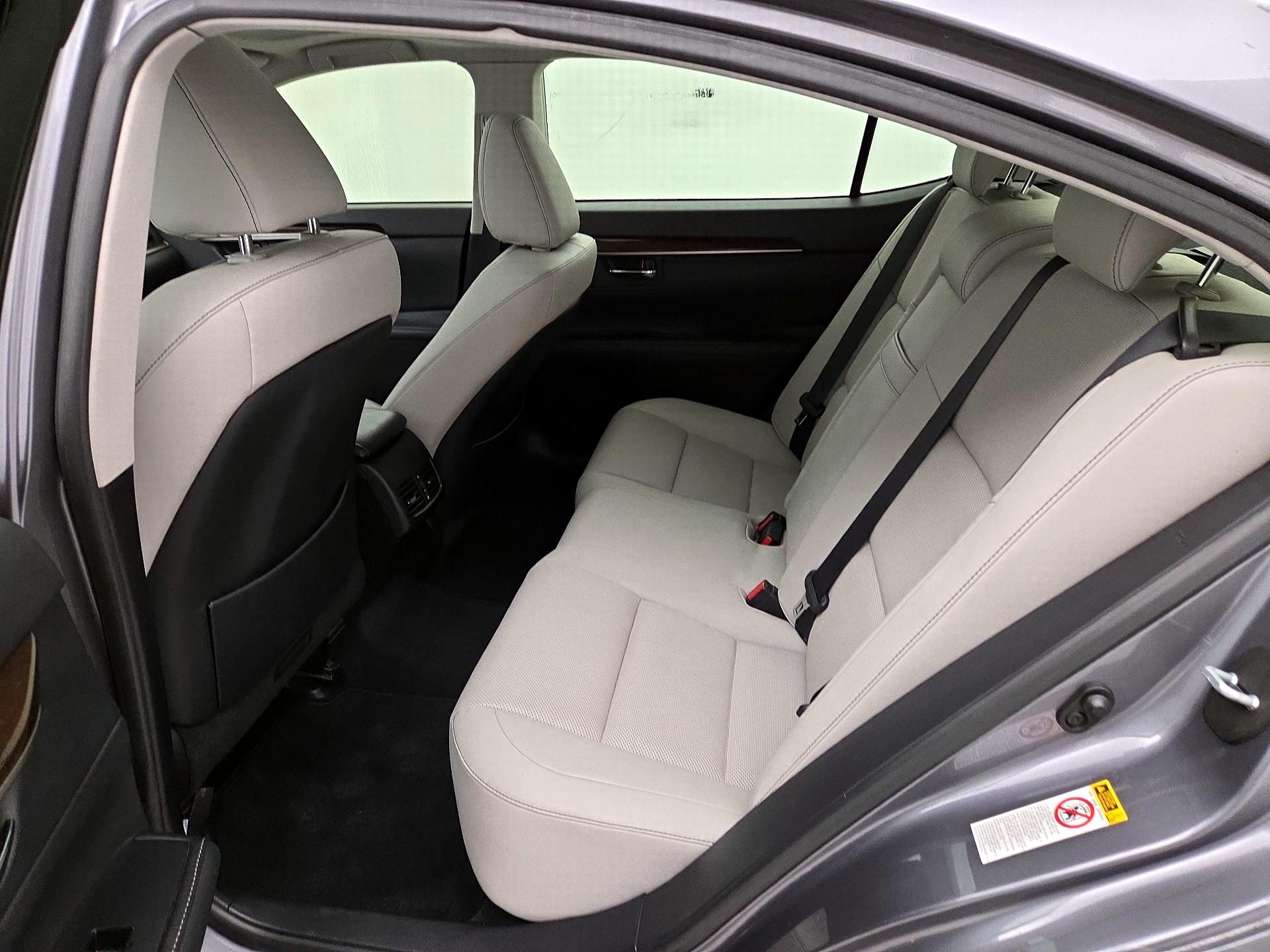 Thumbnail: 2015 Lexus ES - 20