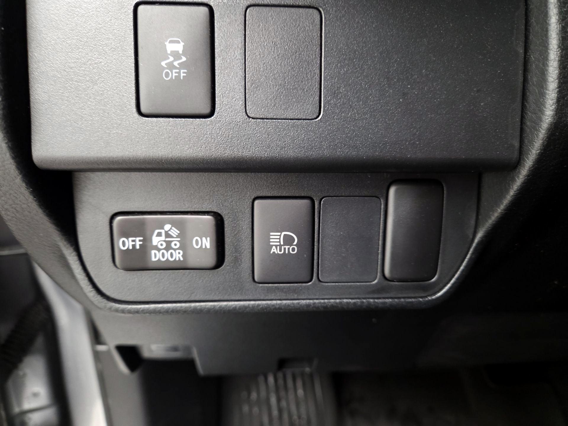 Thumbnail: 2021 Toyota Tacoma - 13