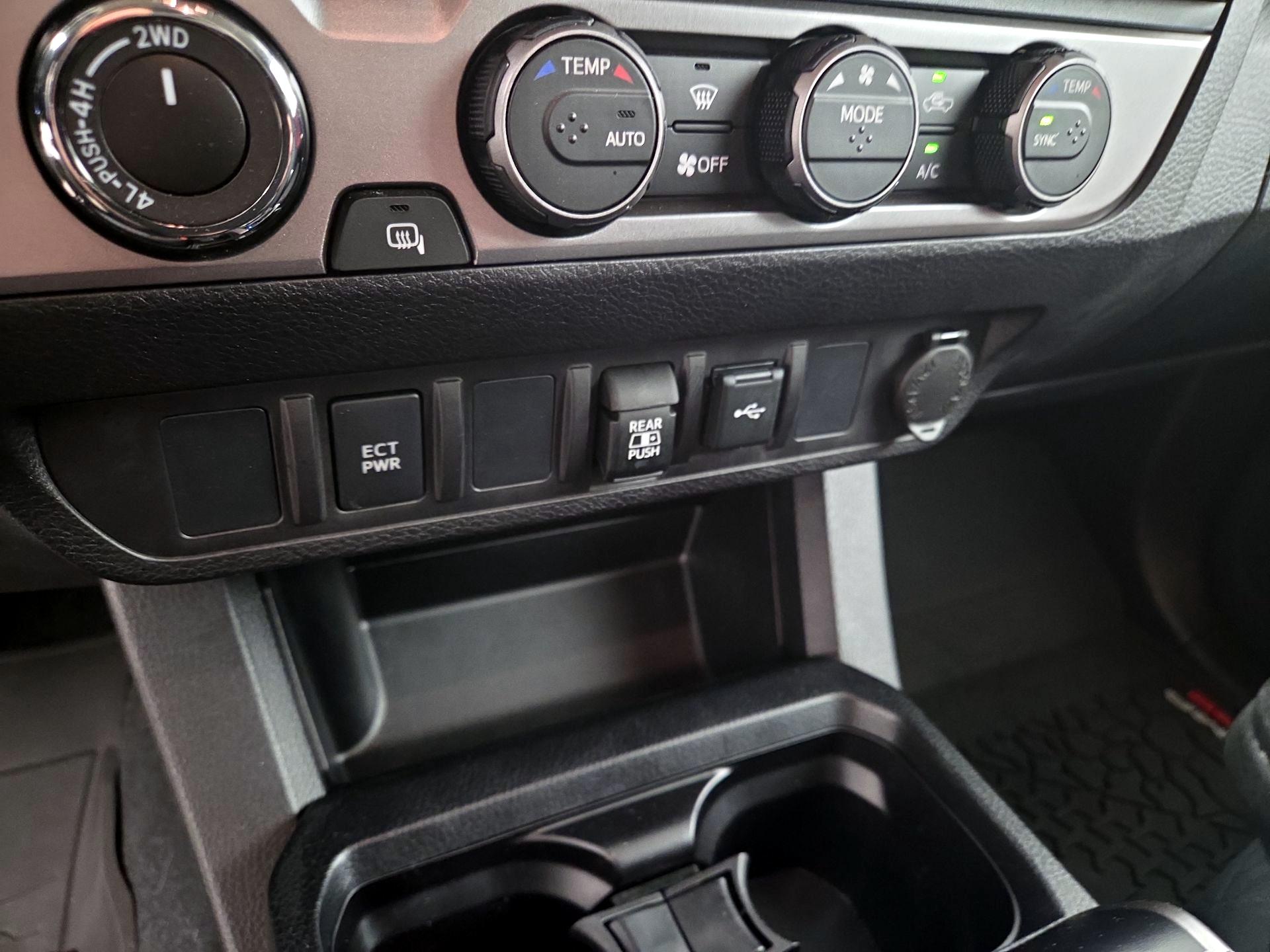 Thumbnail: 2021 Toyota Tacoma - 18