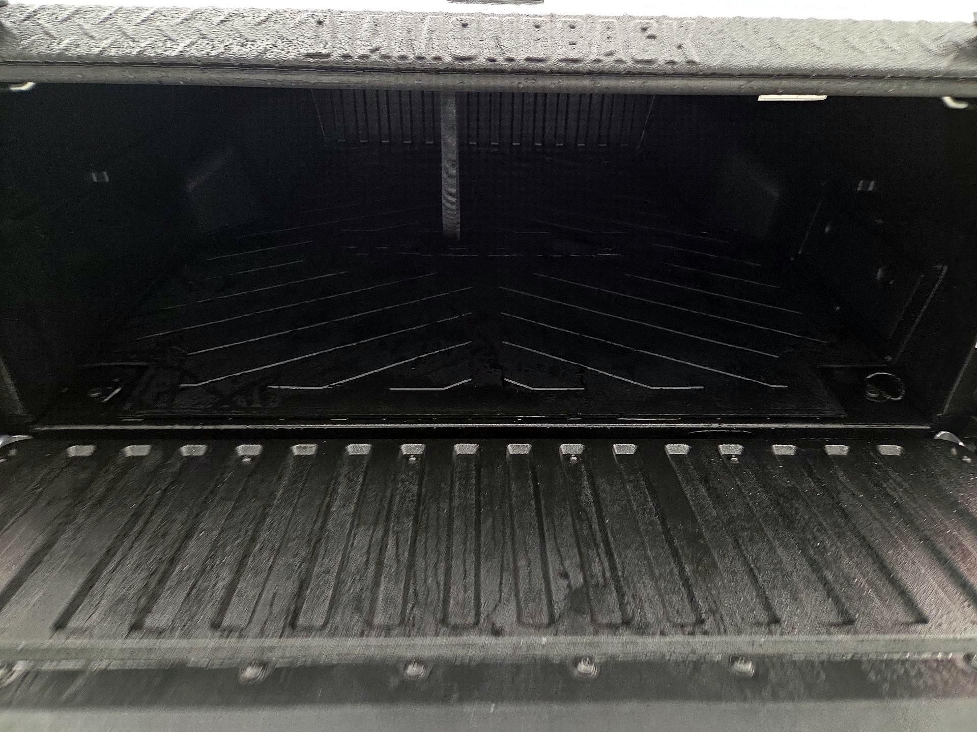 Thumbnail: 2021 Toyota Tacoma - 20