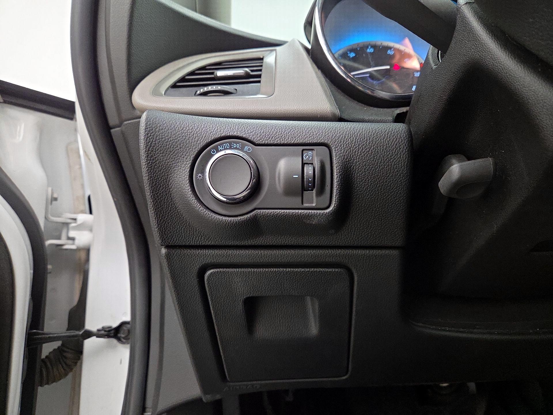 Thumbnail: 2016 Buick Verano - 13