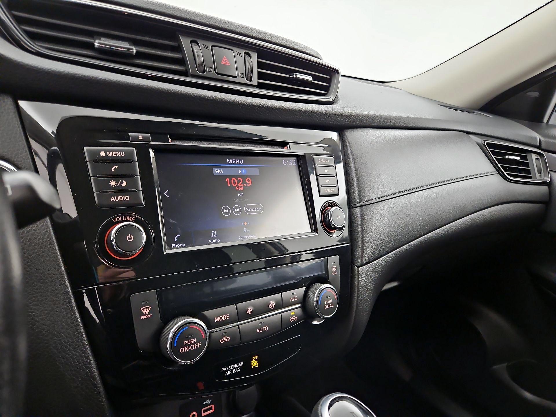 Thumbnail: 2020 Nissan Rogue - 15