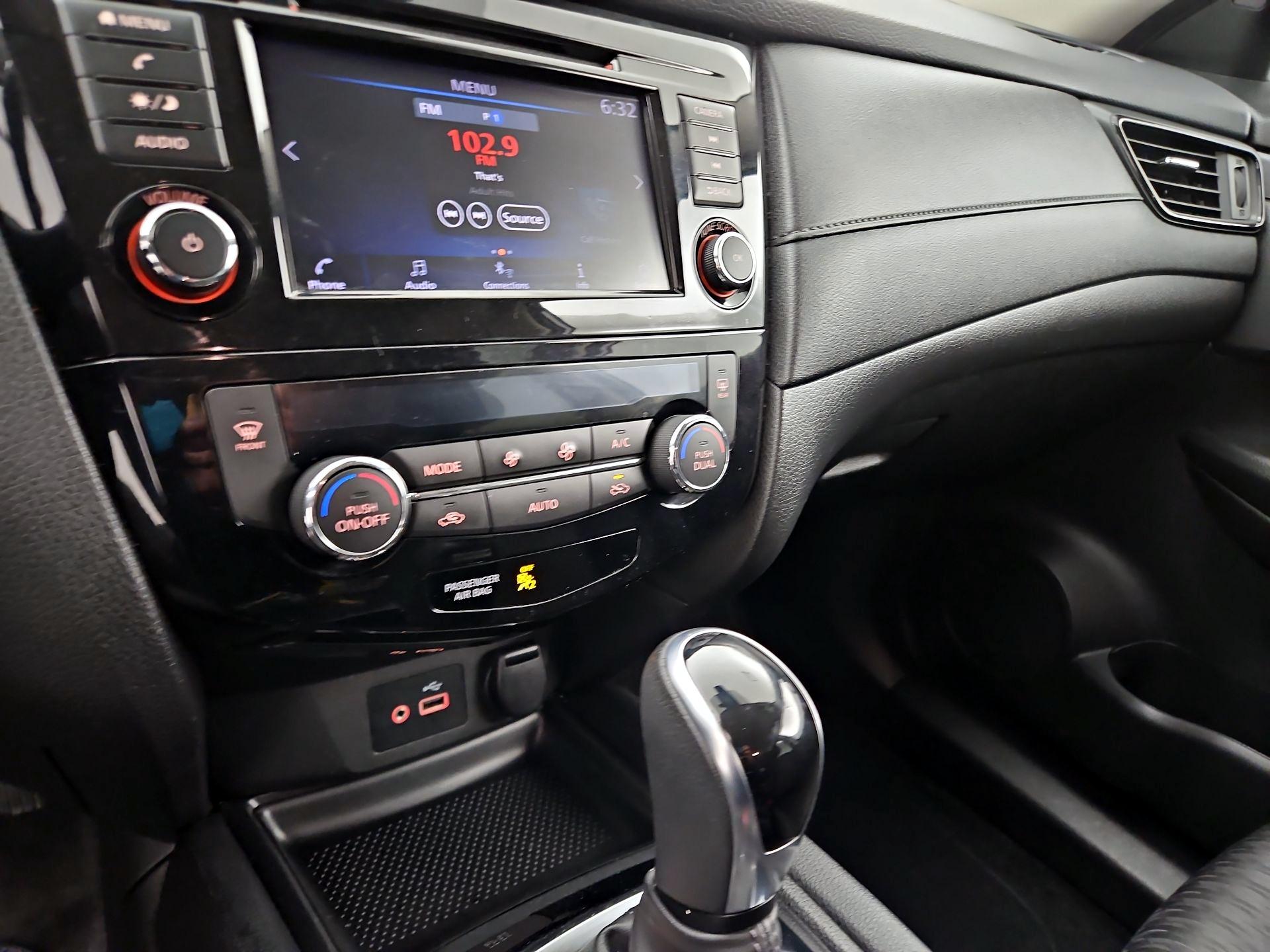 Thumbnail: 2020 Nissan Rogue - 16