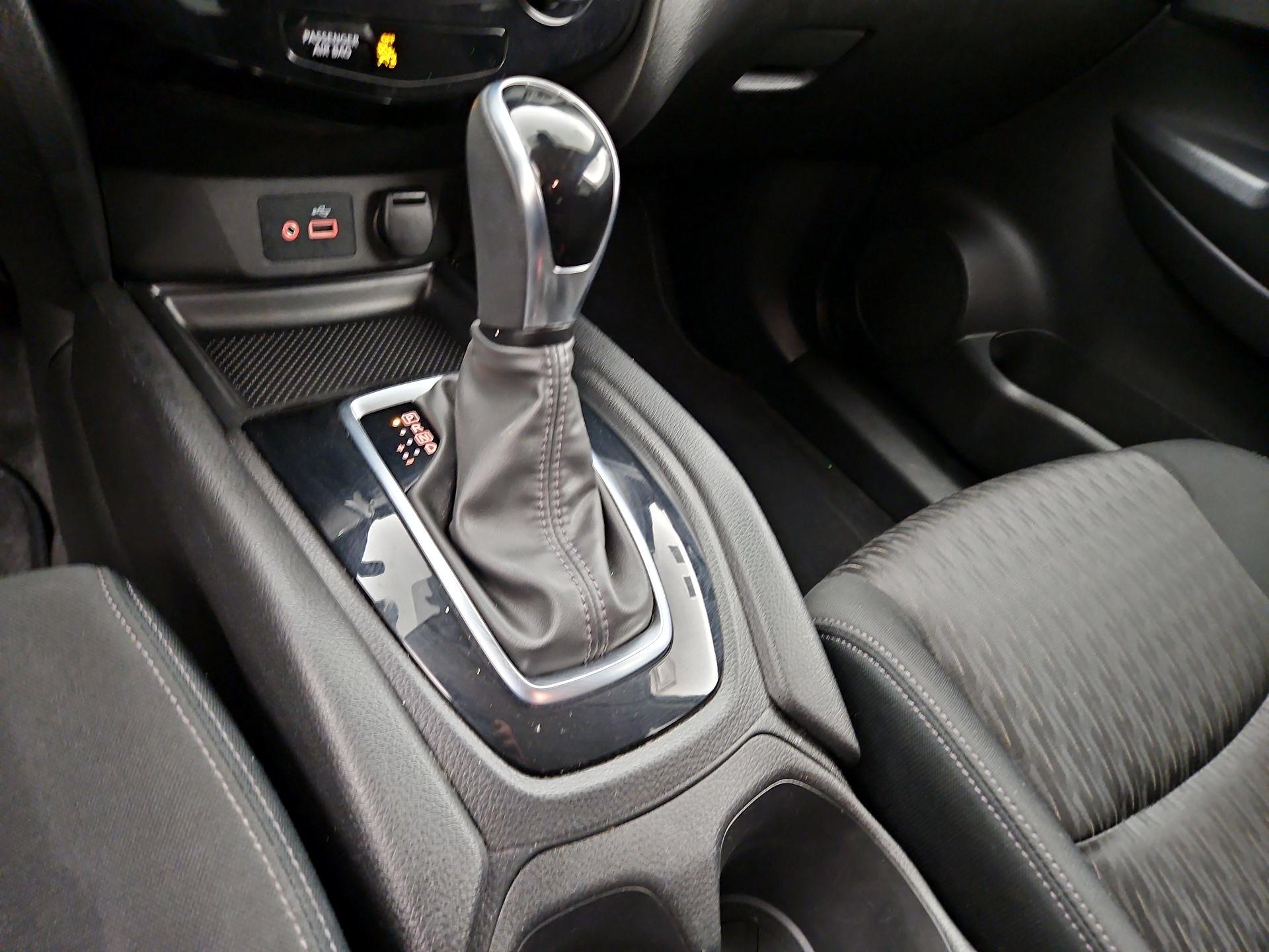 Thumbnail: 2020 Nissan Rogue - 17