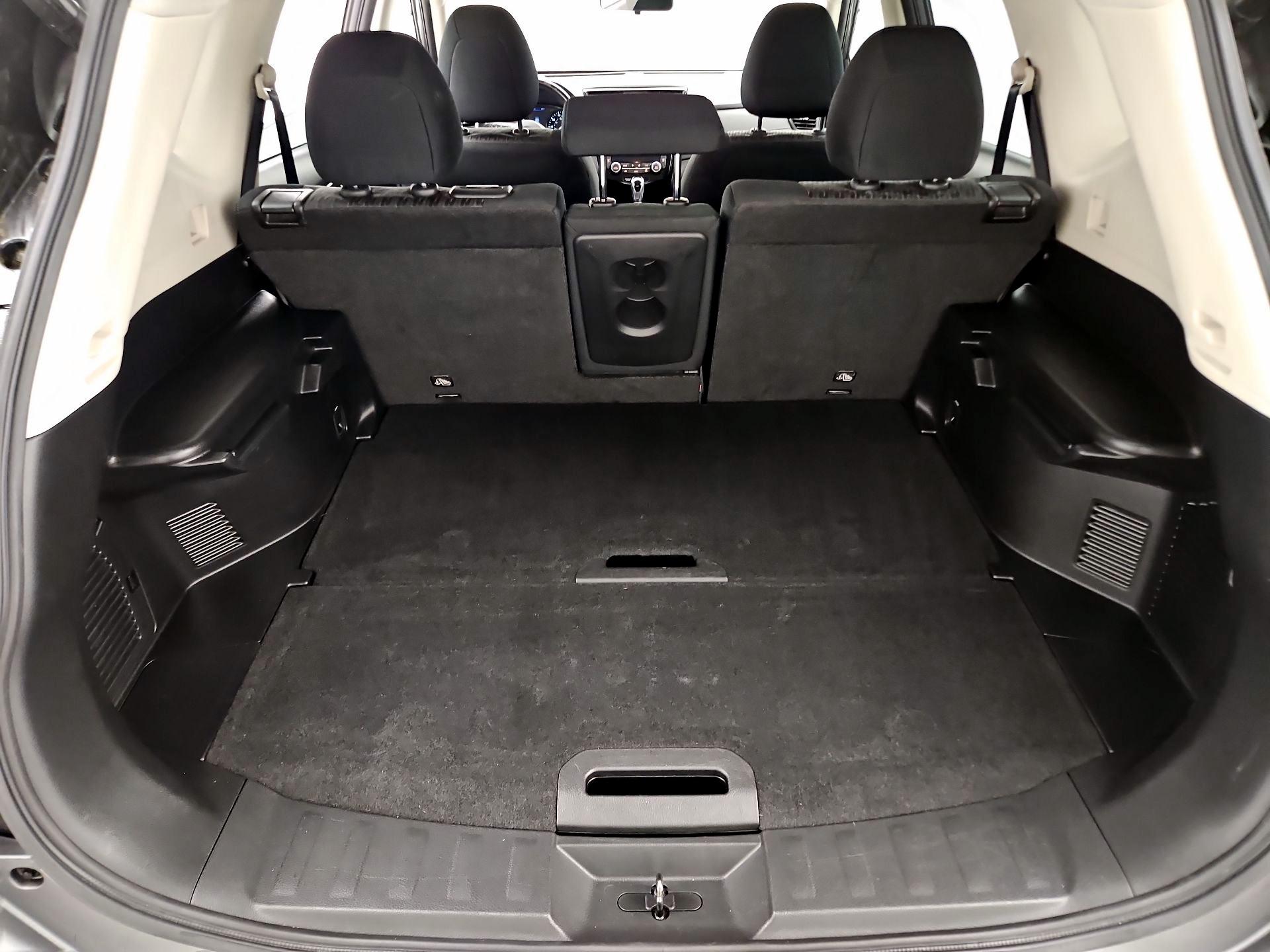 Thumbnail: 2020 Nissan Rogue - 20