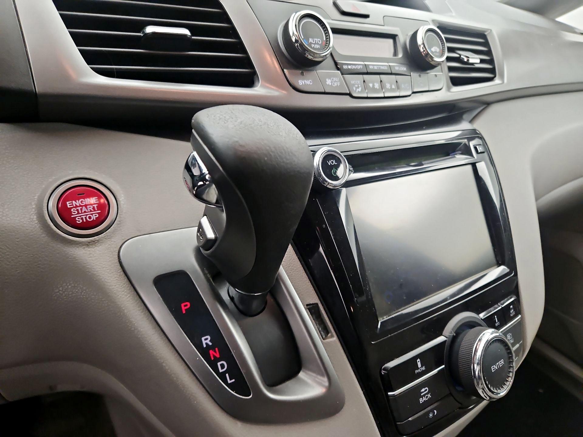 Thumbnail: 2016 Honda Odyssey - 17