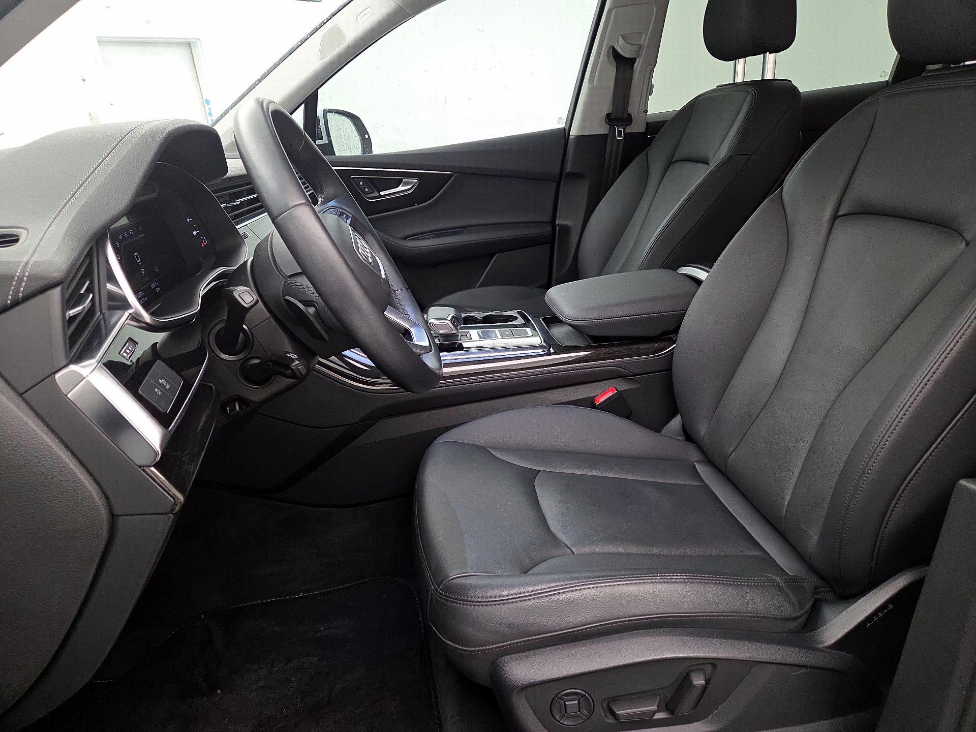 Thumbnail: 2023 Audi Q7 - 11