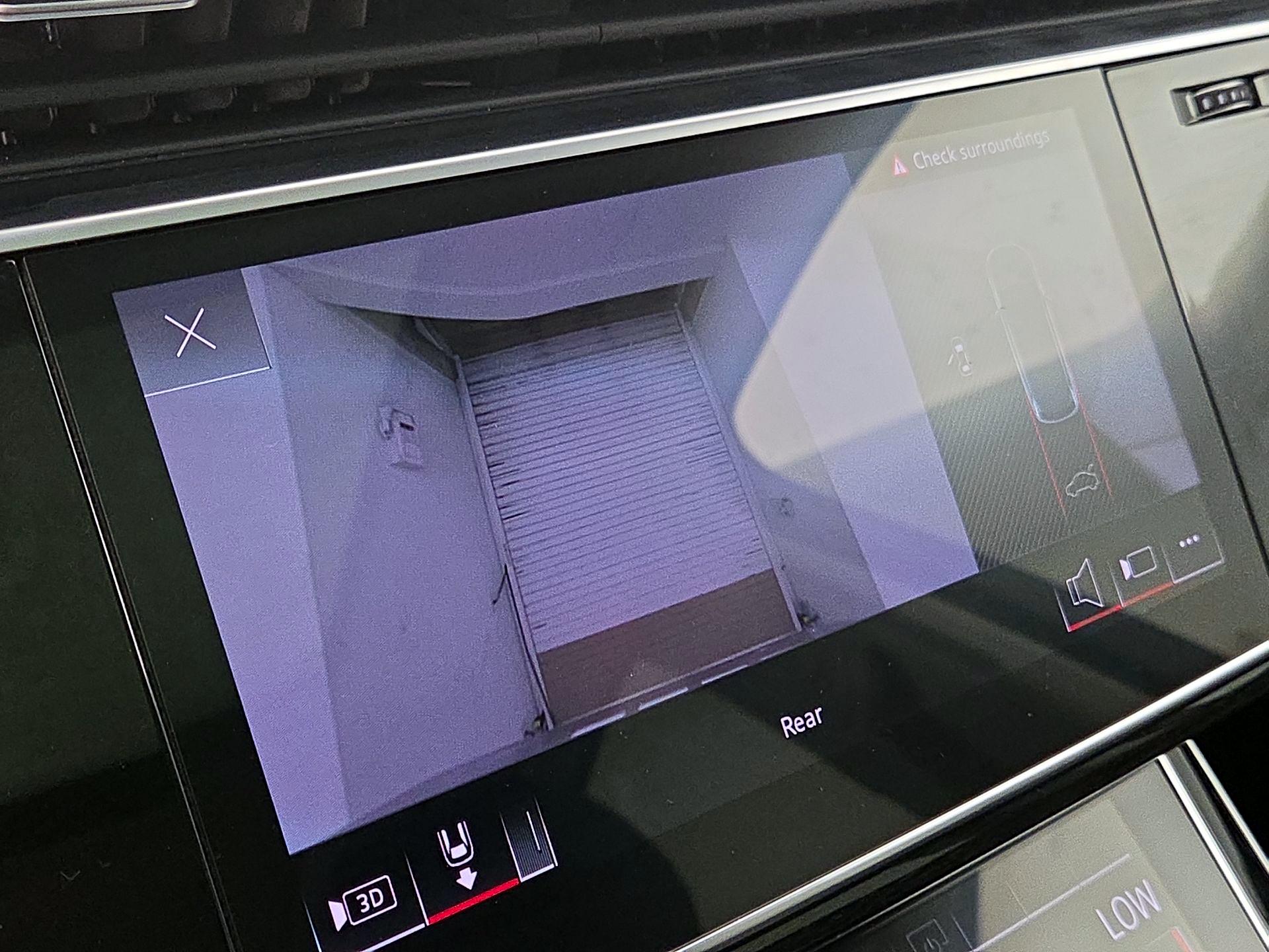 Thumbnail: 2023 Audi Q7 - 14