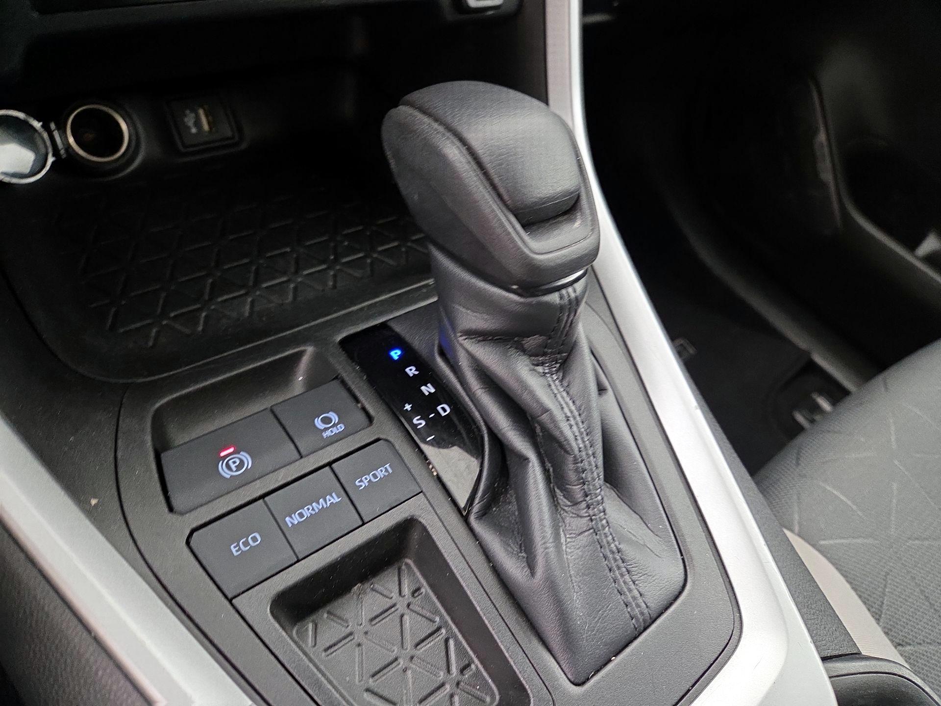 Thumbnail: 2023 Toyota RAV4 - 16