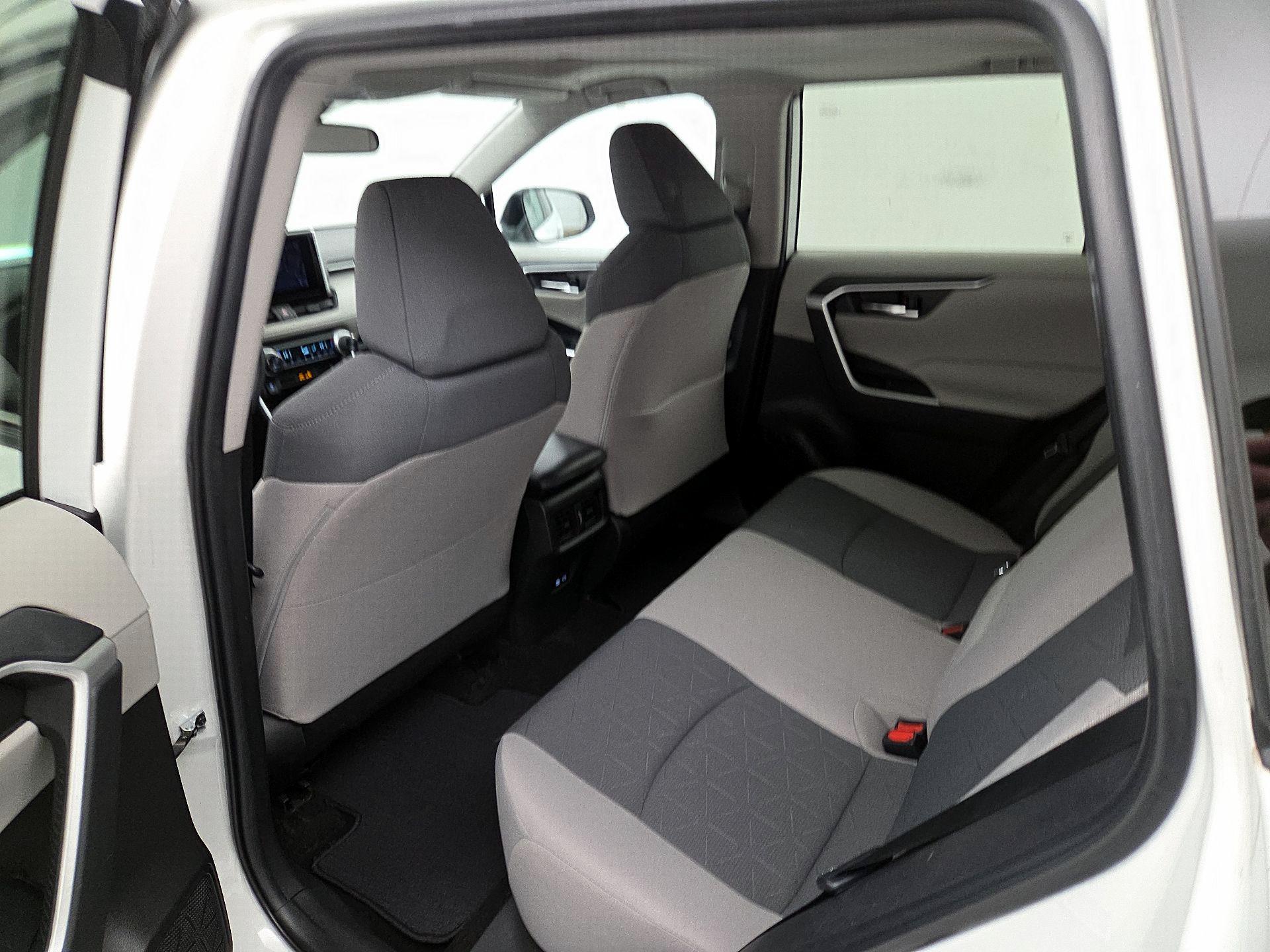 Thumbnail: 2023 Toyota RAV4 - 18