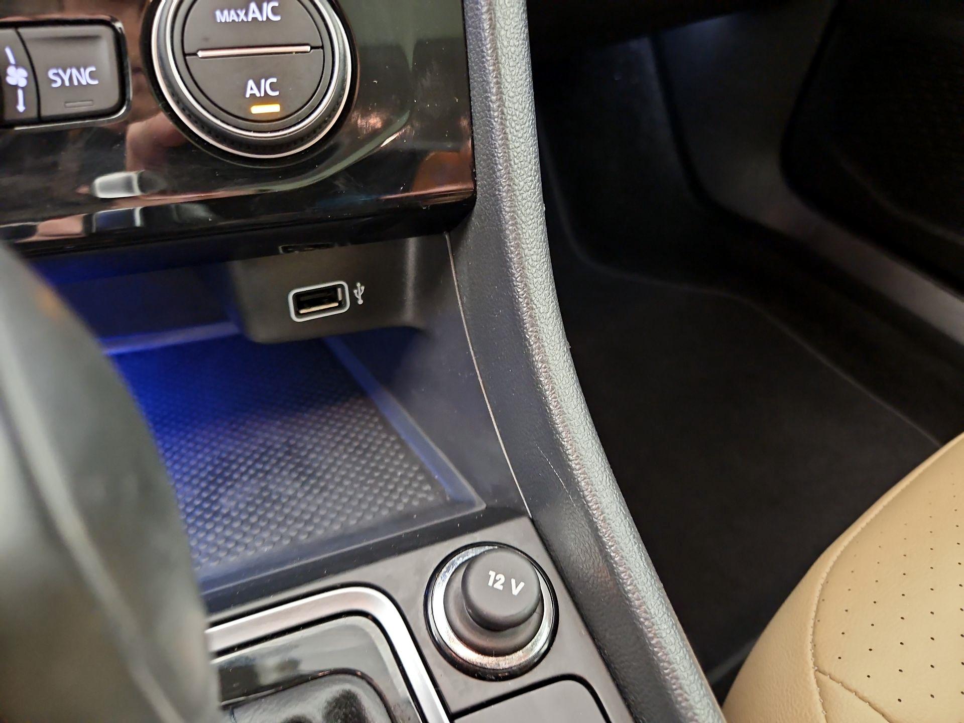 Thumbnail: 2019 Volkswagen Jetta - 18