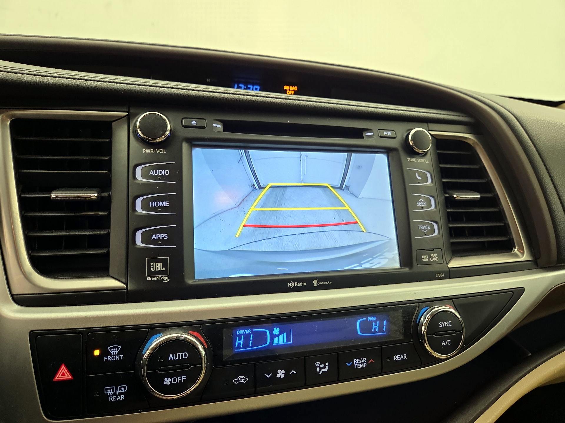 Thumbnail: 2014 Toyota Highlander - 14