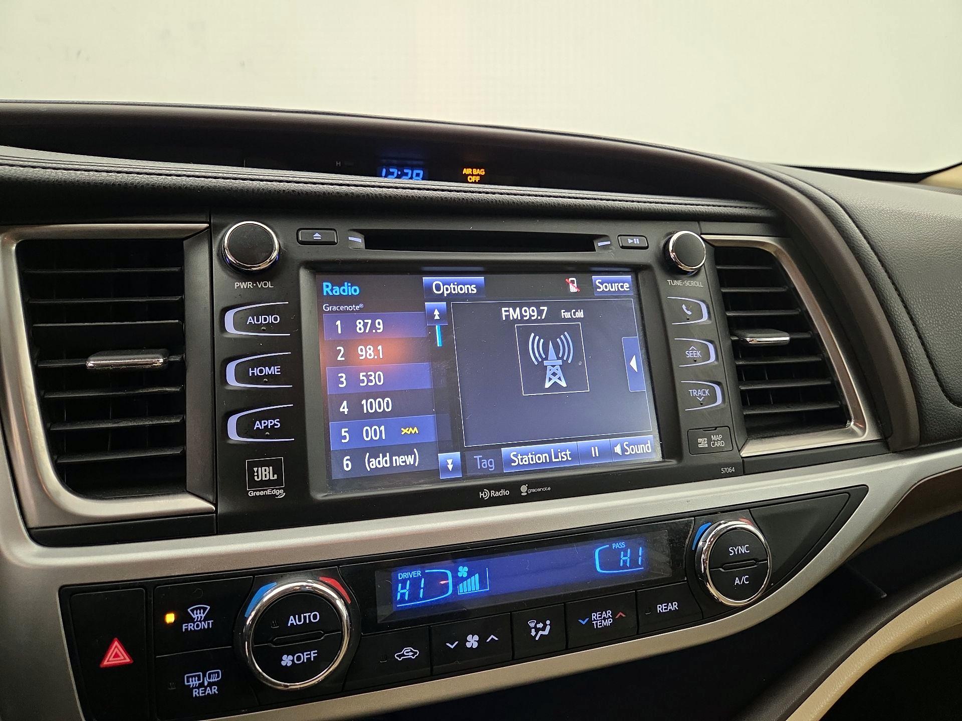 Thumbnail: 2014 Toyota Highlander - 15