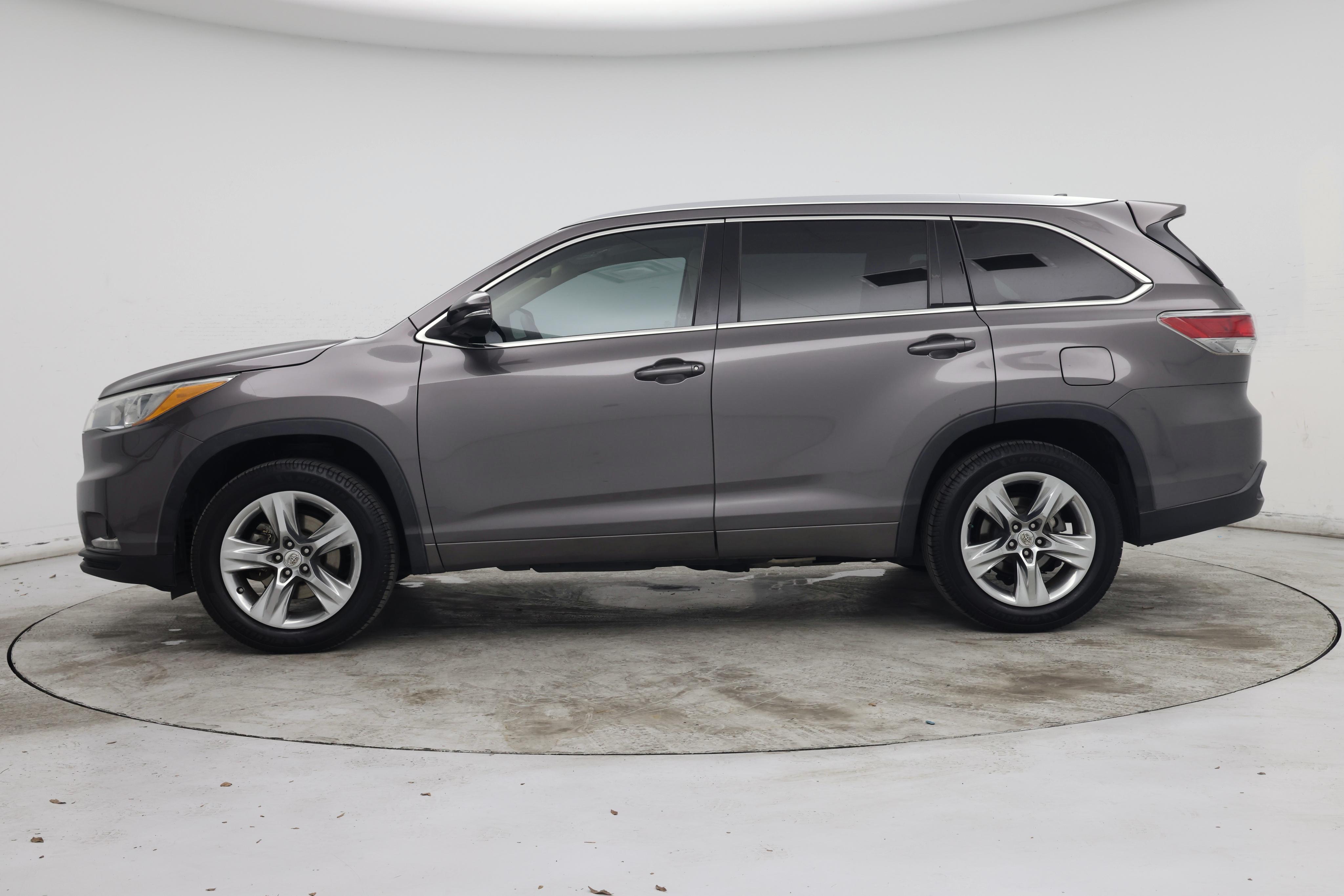Thumbnail: 2014 Toyota Highlander - 3