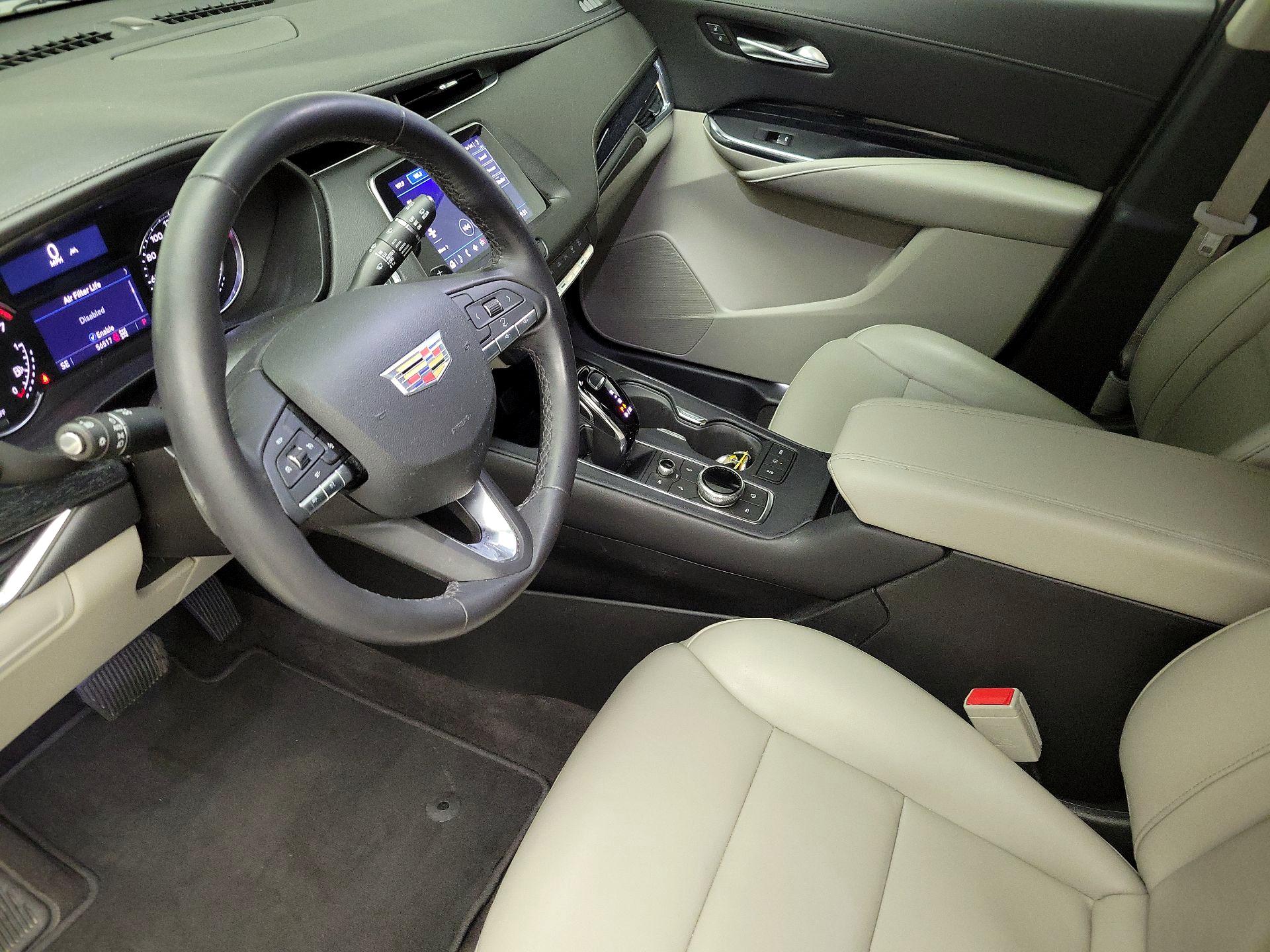 Thumbnail: 2023 Cadillac XT4 - 11