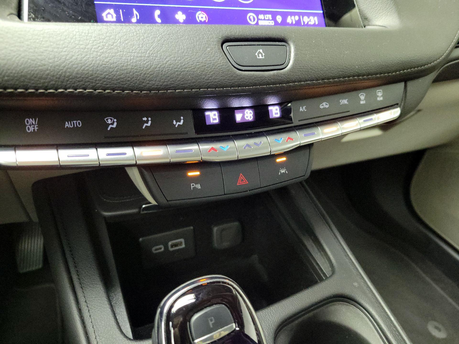 Thumbnail: 2023 Cadillac XT4 - 15