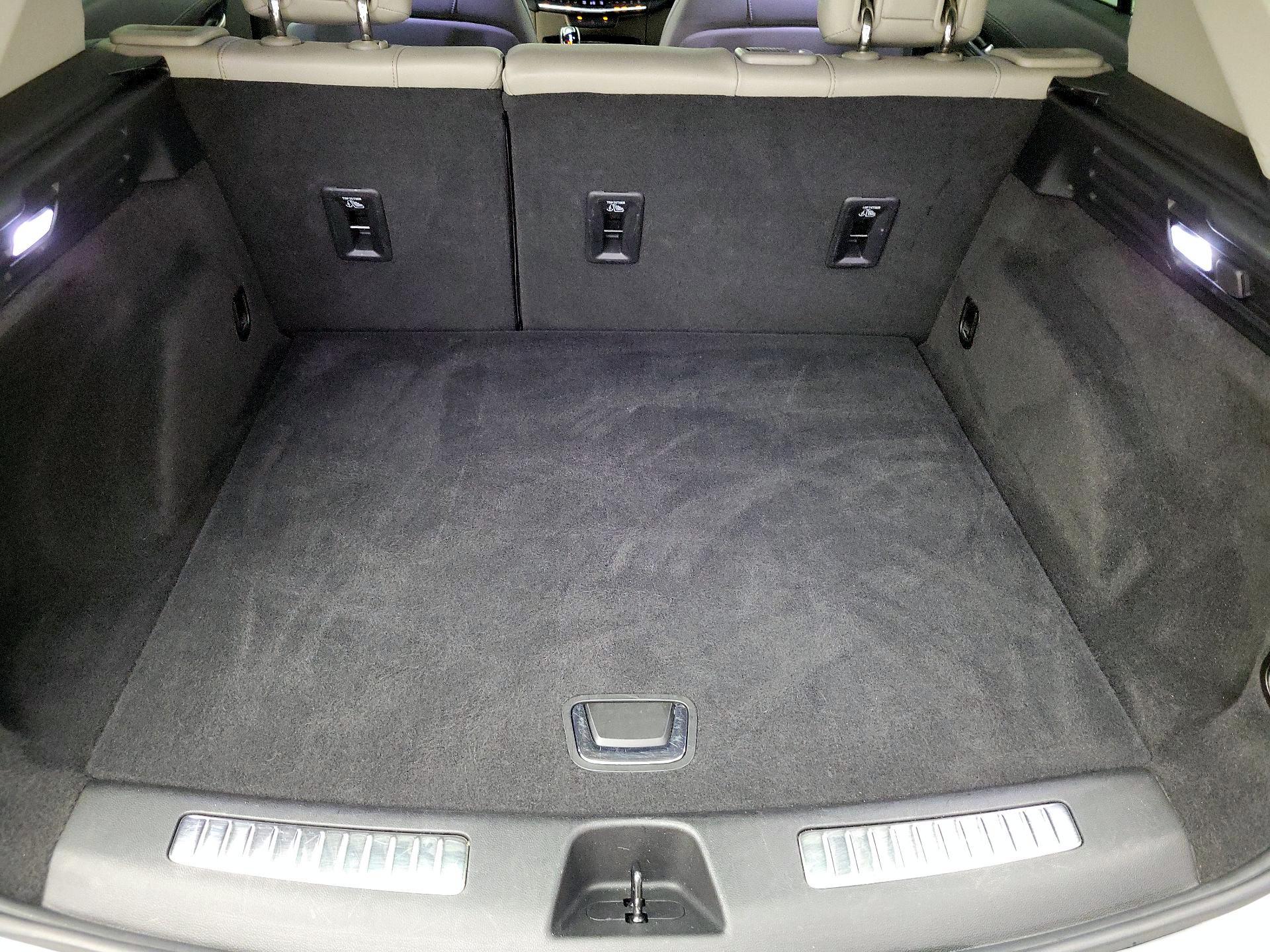 Thumbnail: 2023 Cadillac XT4 - 19