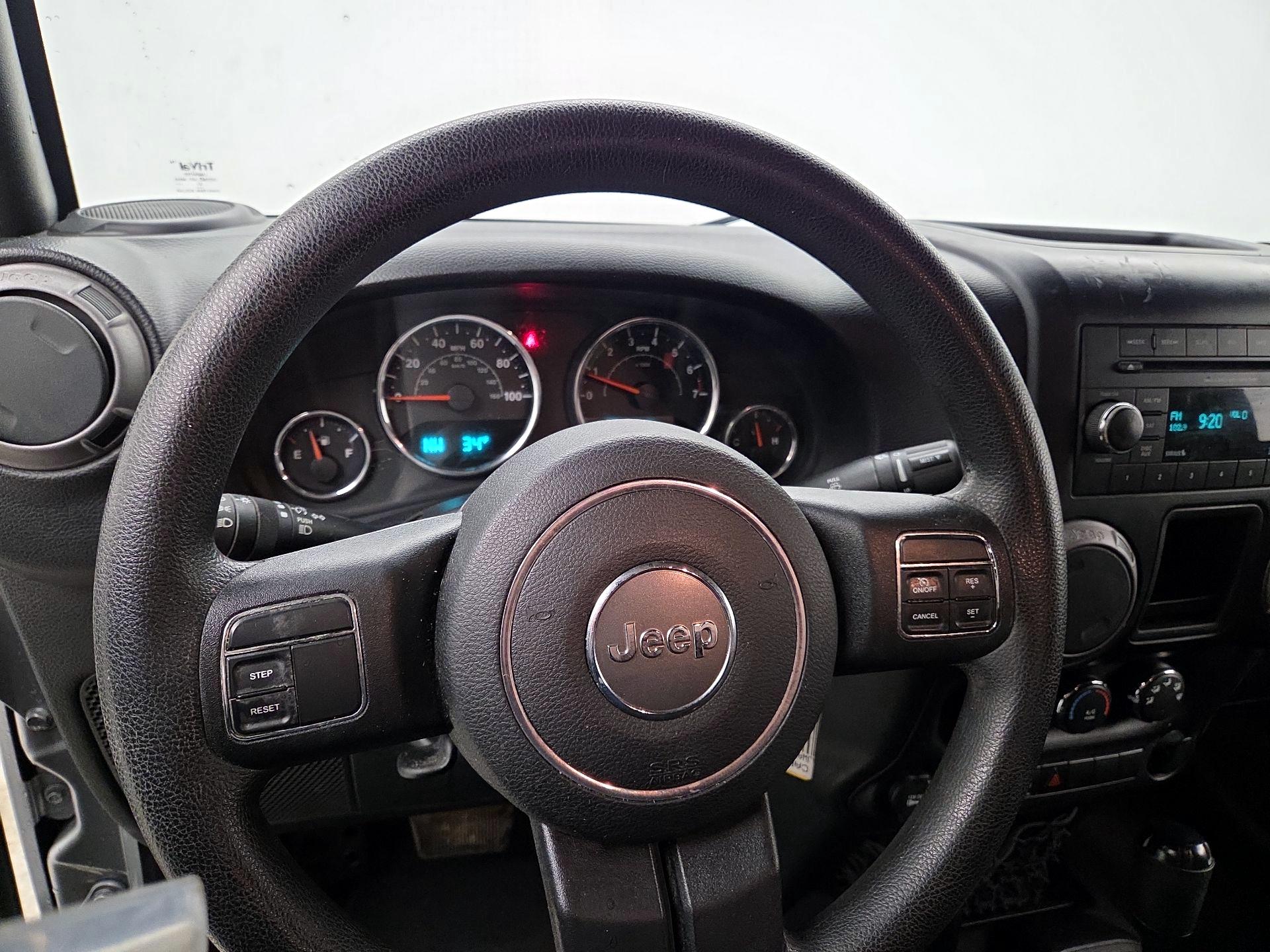 Thumbnail: 2016 Jeep Wrangler - 10