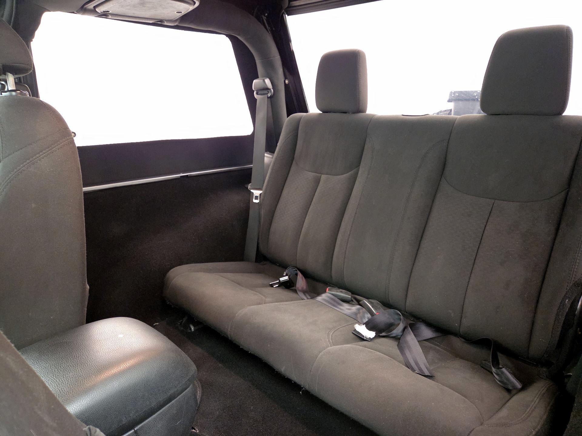 Thumbnail: 2016 Jeep Wrangler - 17