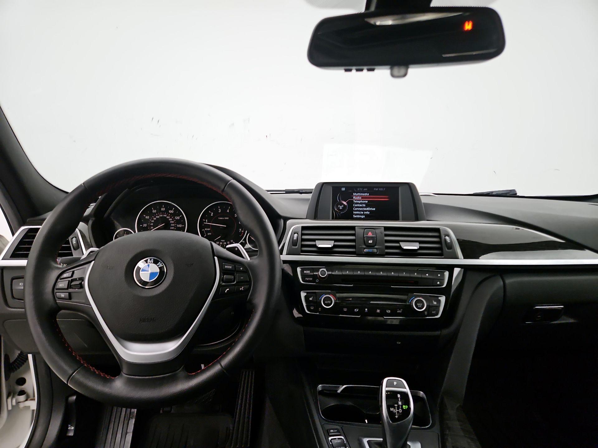 Thumbnail: 2016 BMW 3 Series - 9