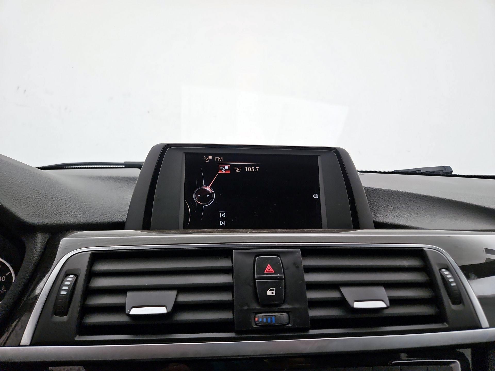 Thumbnail: 2016 BMW 3 Series - 15