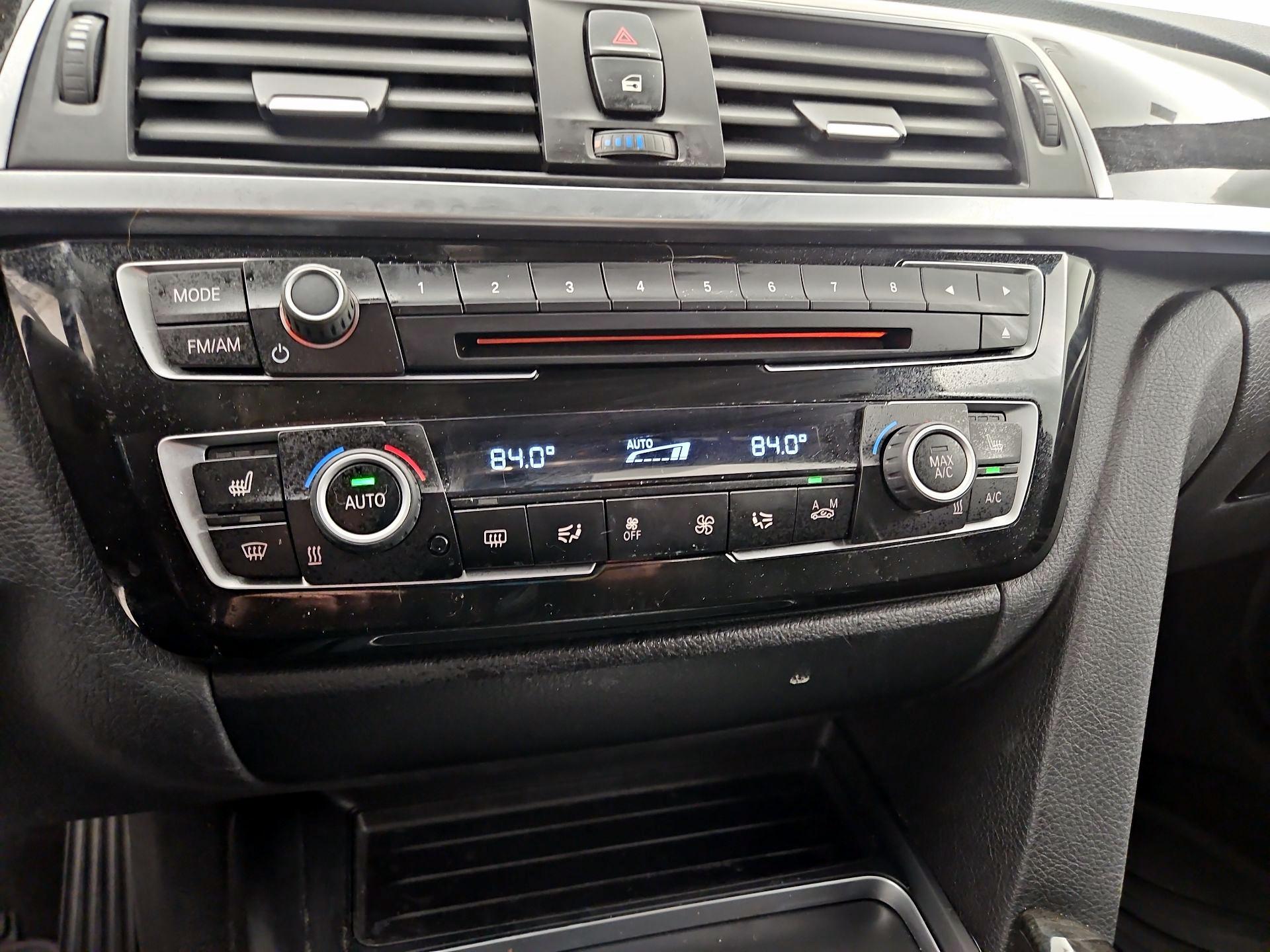 Thumbnail: 2016 BMW 3 Series - 16