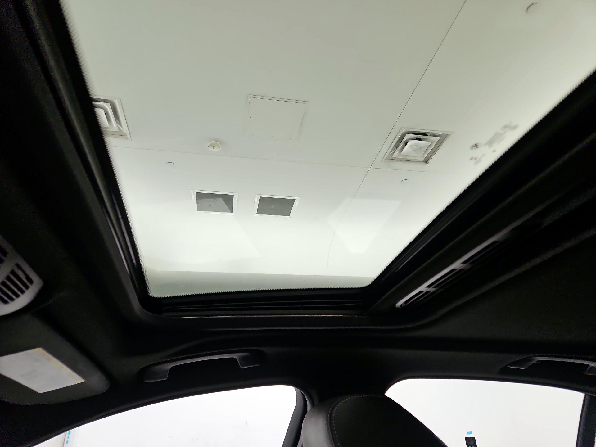 Thumbnail: 2016 BMW 3 Series - 18