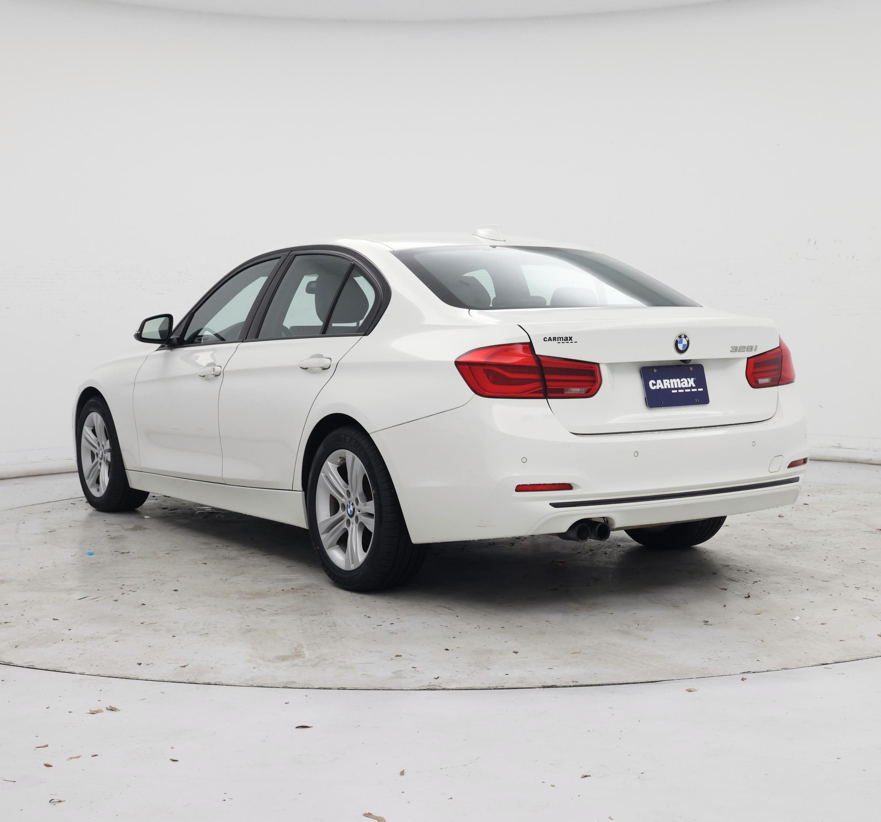 Thumbnail: 2016 BMW 3 Series - 2